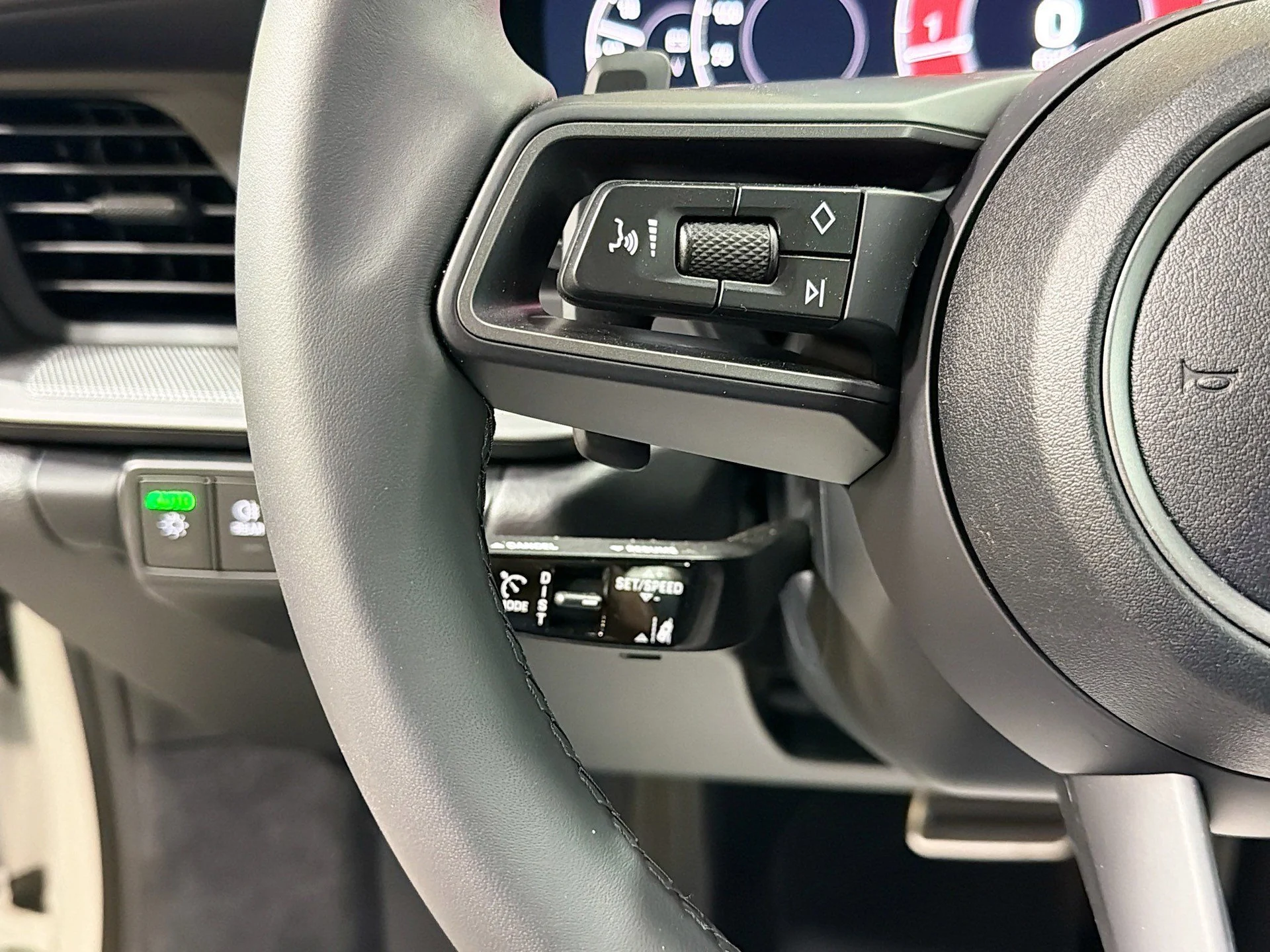 mph033_3641951478_e34a882d43522fc996db49f226341587_39b60c3d77