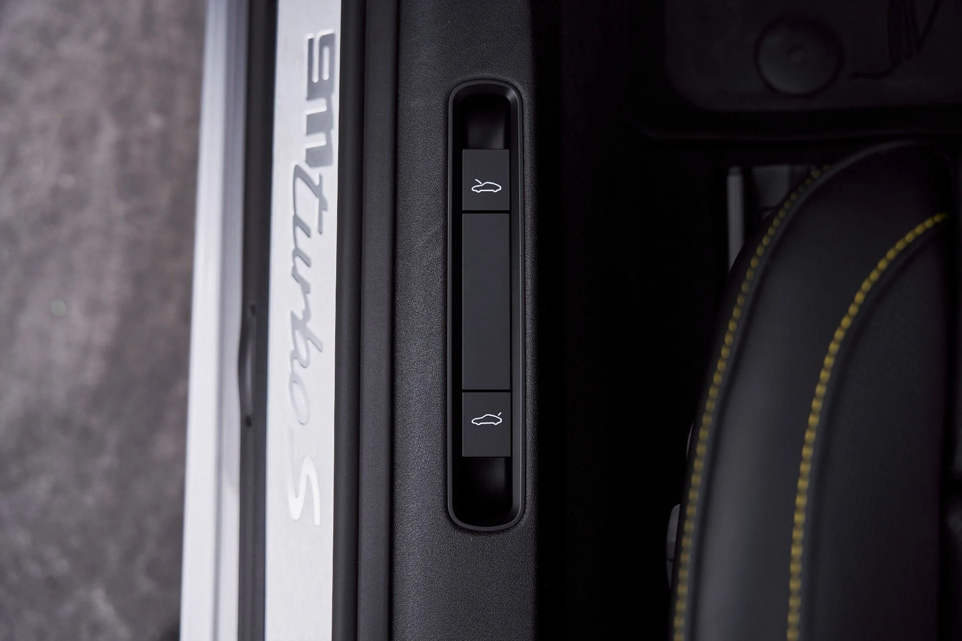 mph033_3643939810_Used_2025_Porsche_911_Turbo_S_1770776360_b32ad4a3d7