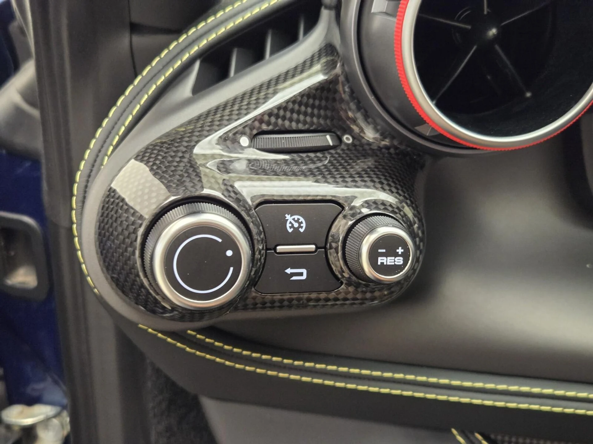 mph033_365281738_Used_2021_Ferrari_F8_Spider_1754981905_fd9a978442