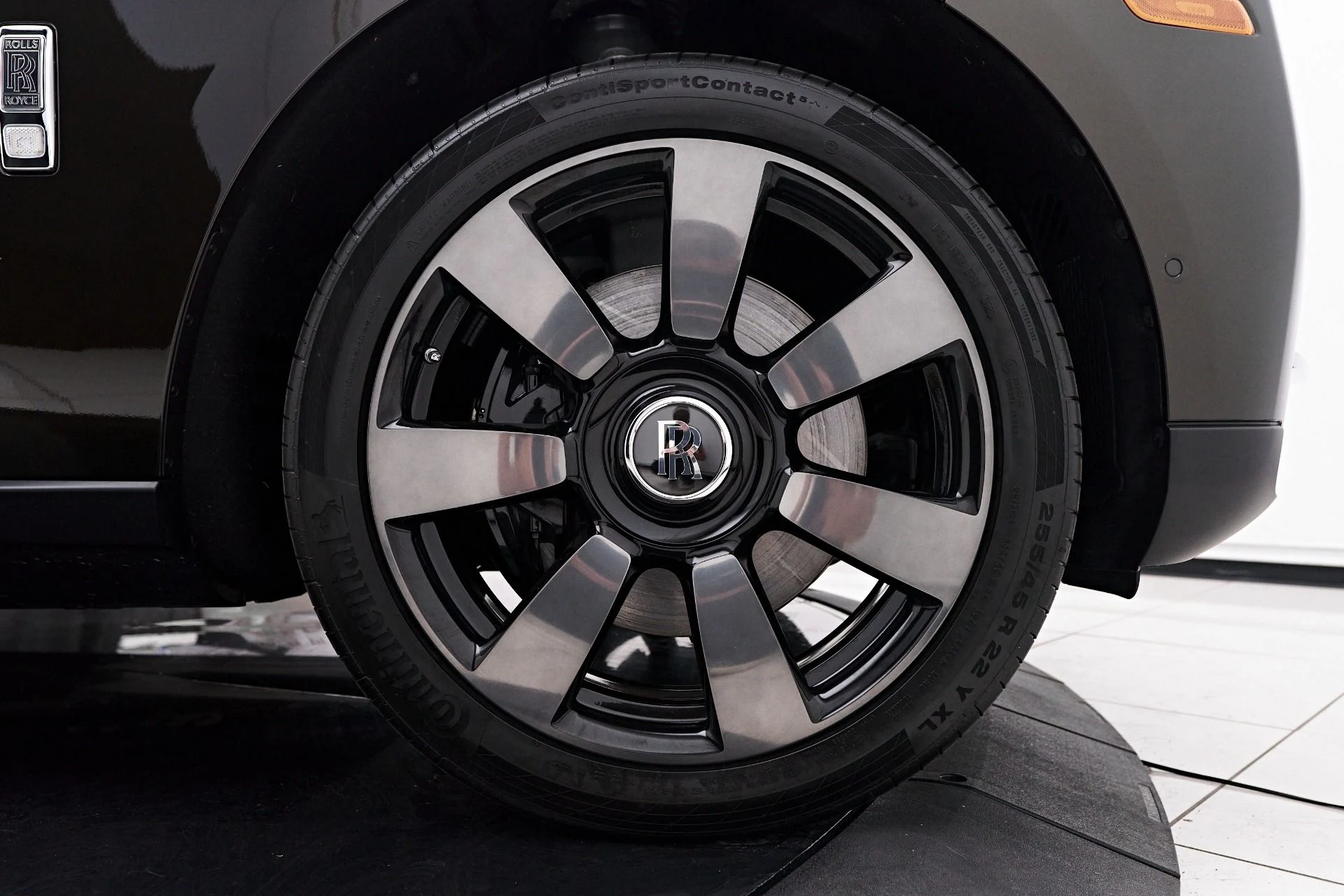 mph033_3656316887_Used_2023_Rolls_Royce_Cullinan_Base_1759189421_3044e5aa01