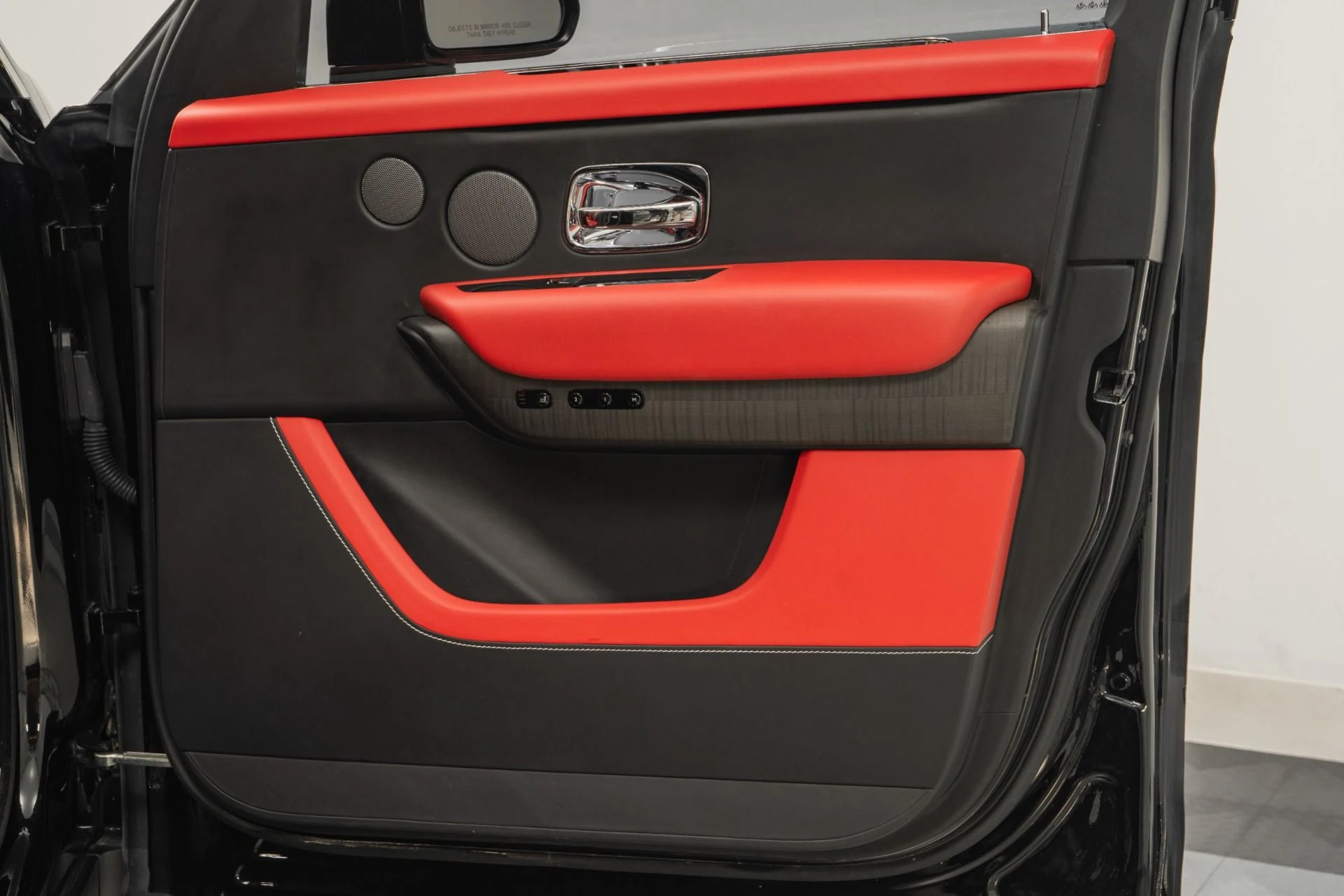 mph033_3659749440_Used_2020_Rolls_Royce_Cullinan_Two_Tone_Interior_Driver_Assistance_Systems_1780337352_f26e8c9ce0
