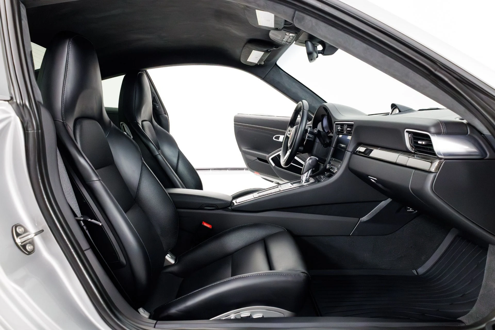 mph033_3666229217_Used_2019_Porsche_911_Turbo_S_1770314053_a06e0d42d3