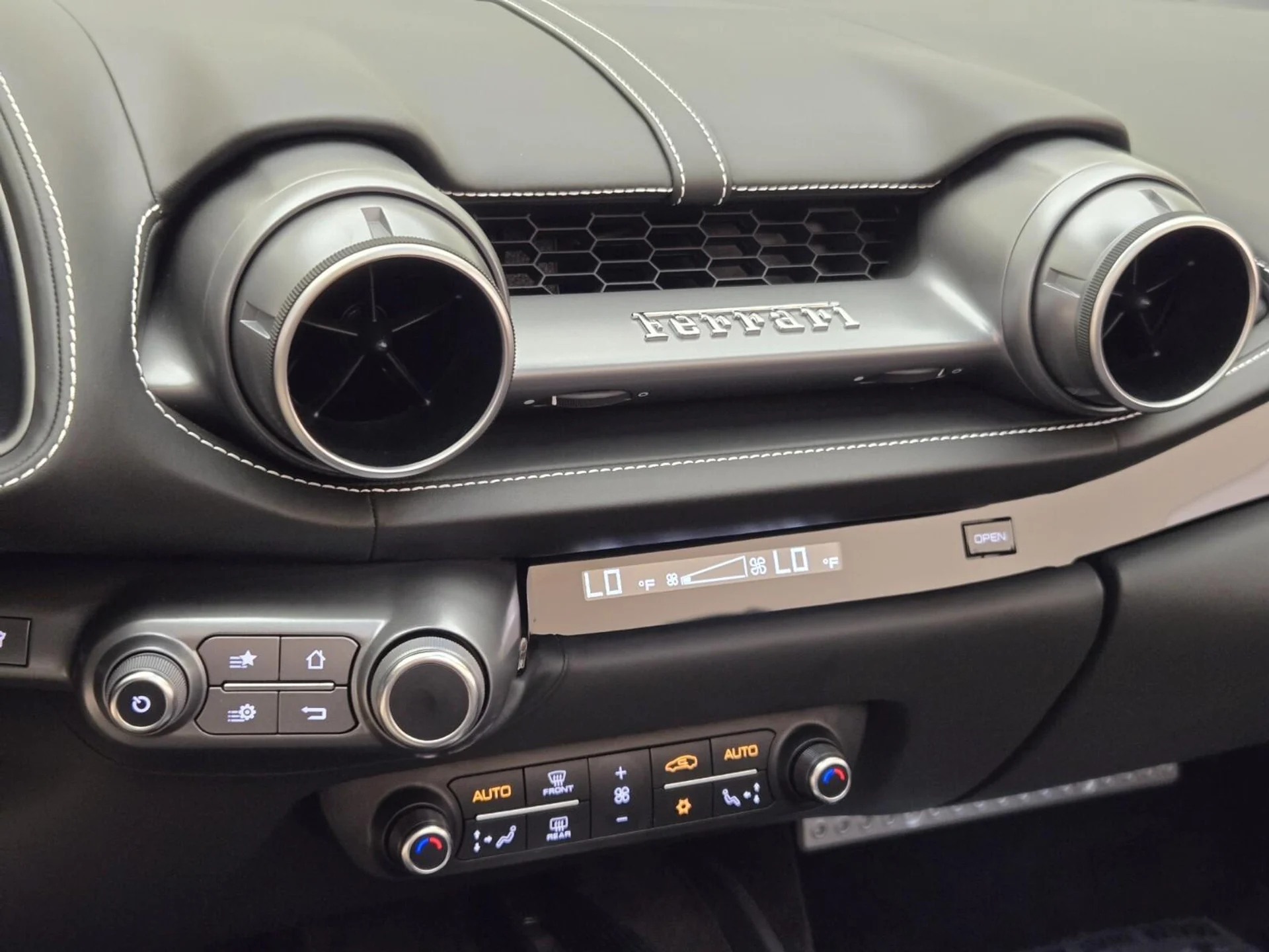 mph033_3674684519_Used_2022_Ferrari_812_GTS_1765263636_feaef04199