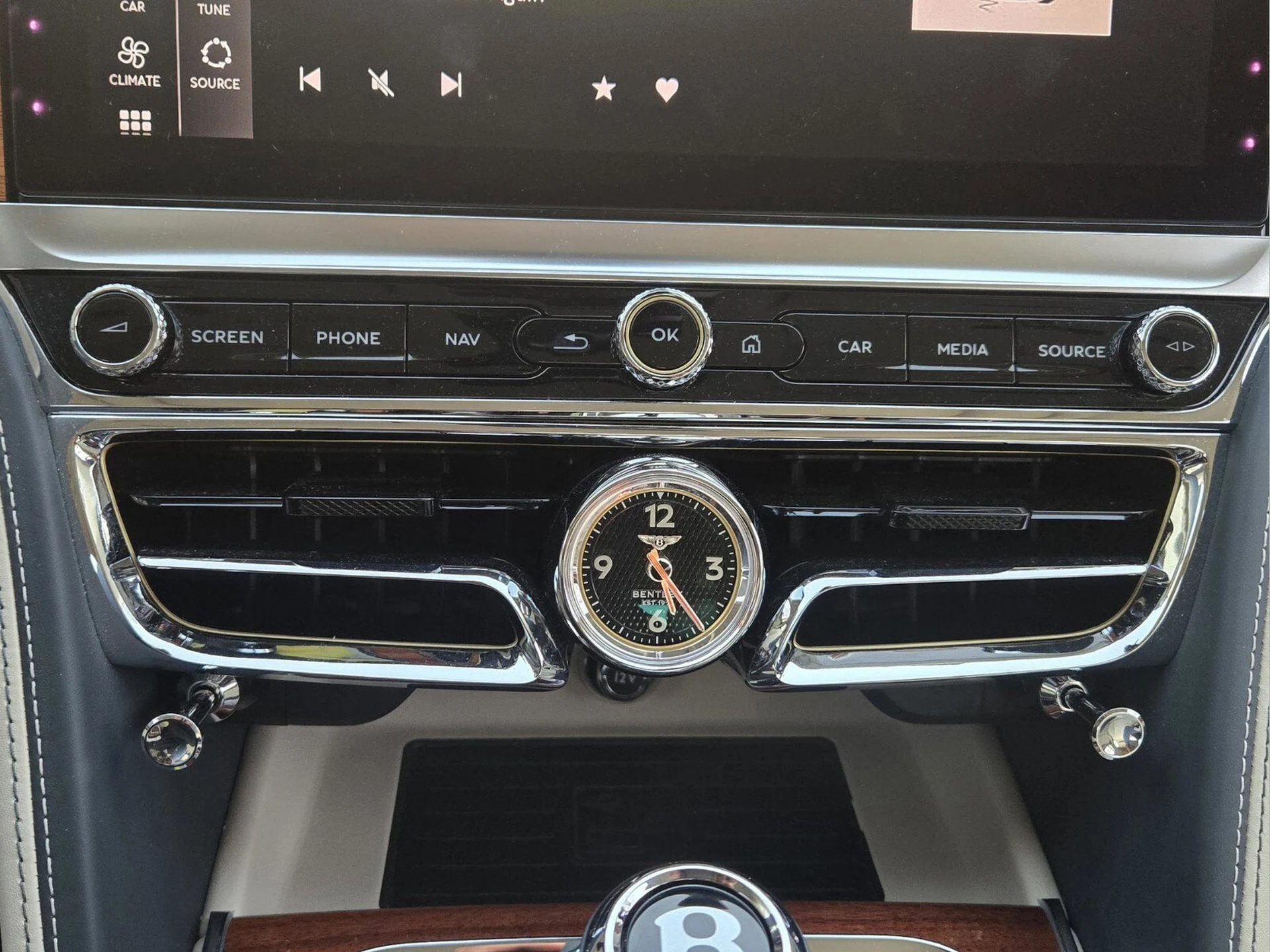 mph033_368145389_76ff9b5870c44a5e19947e96c5148f71x_d243317066