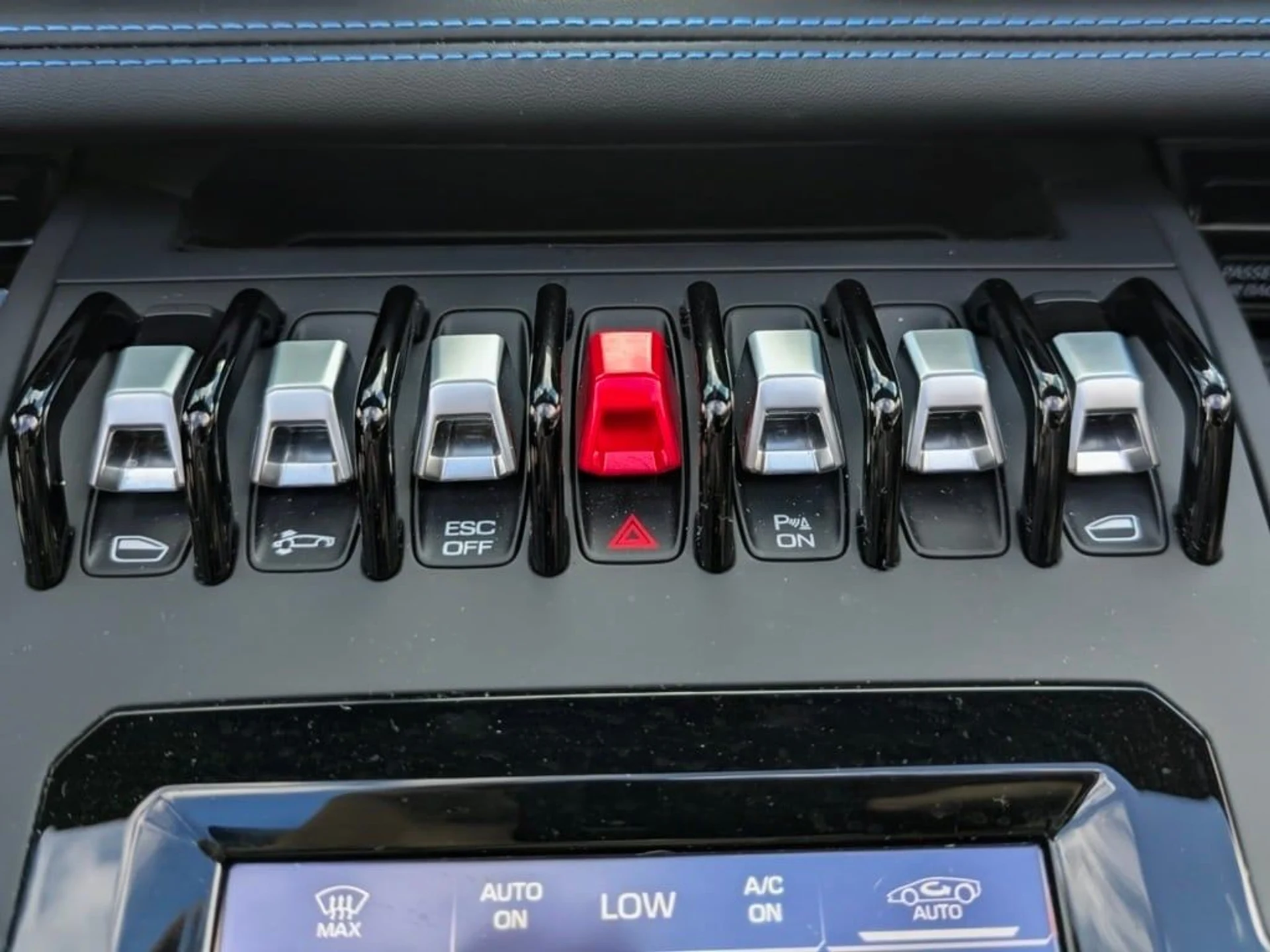 mph033_3687192406_9c2a170fc7a8d7173ee700e3aab4529dx_da93539c45