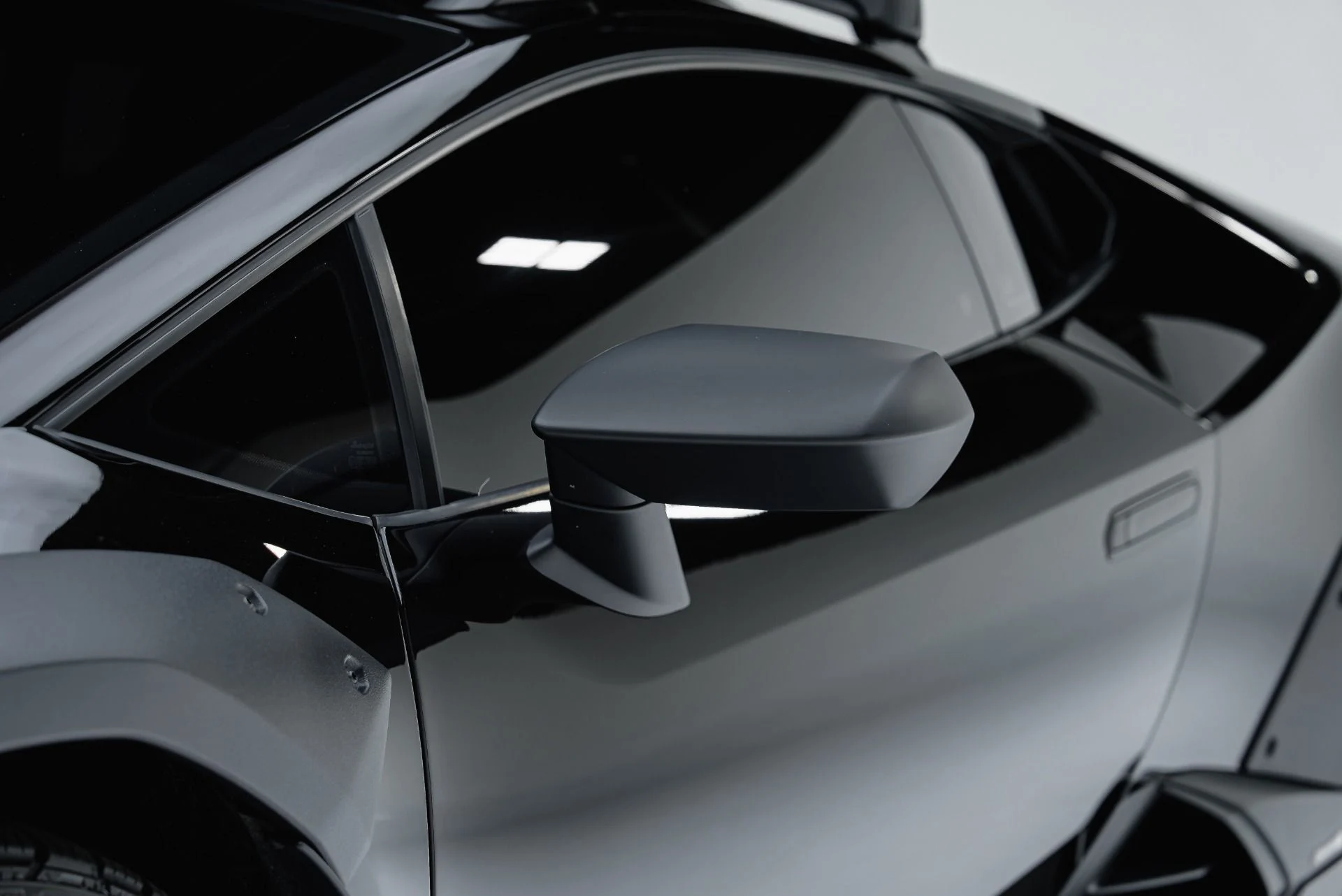 mph033_3695769581_Used_2024_Lamborghini_Huracan_Sterrato_1792020996_3d6d0a445d