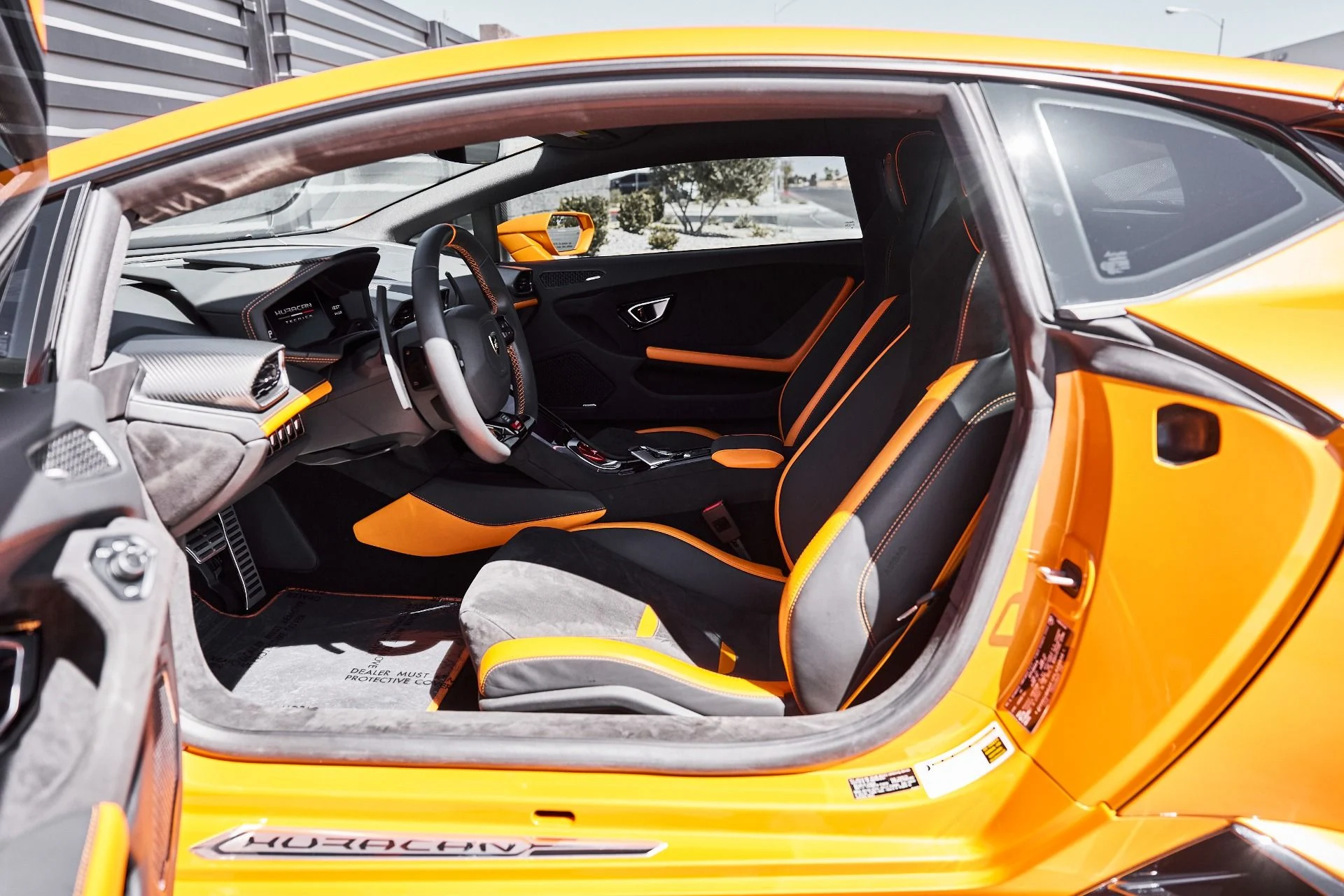 mph033_3705980310_Used_2023_Lamborghini_Huracan_Tecnica_Base_1777011651_8805fe175b