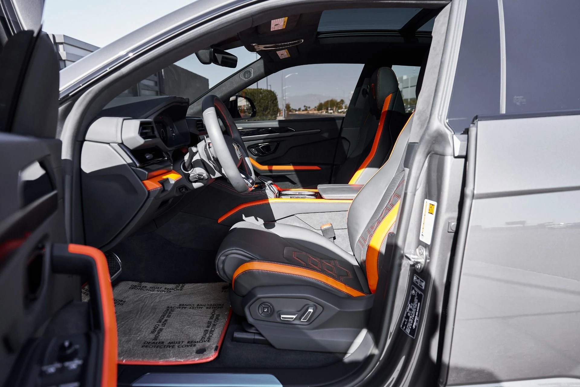 mph033_370779330_Used_2025_Lamborghini_Urus_SE_1770086465_5ca44f97c3