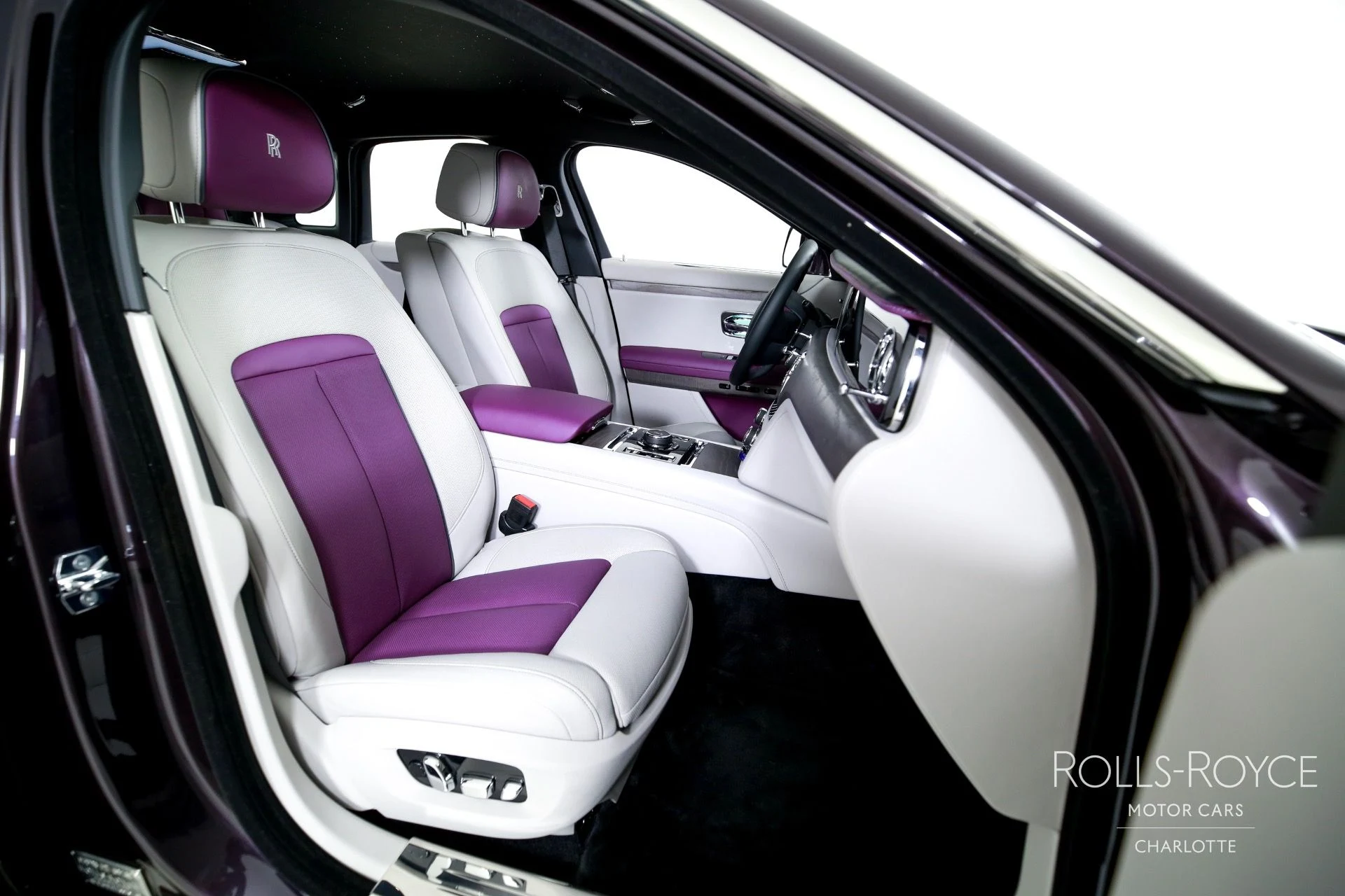 mph033_372415611_Used_2025_Rolls_Royce_Ghost_1759510199_235c919d4f