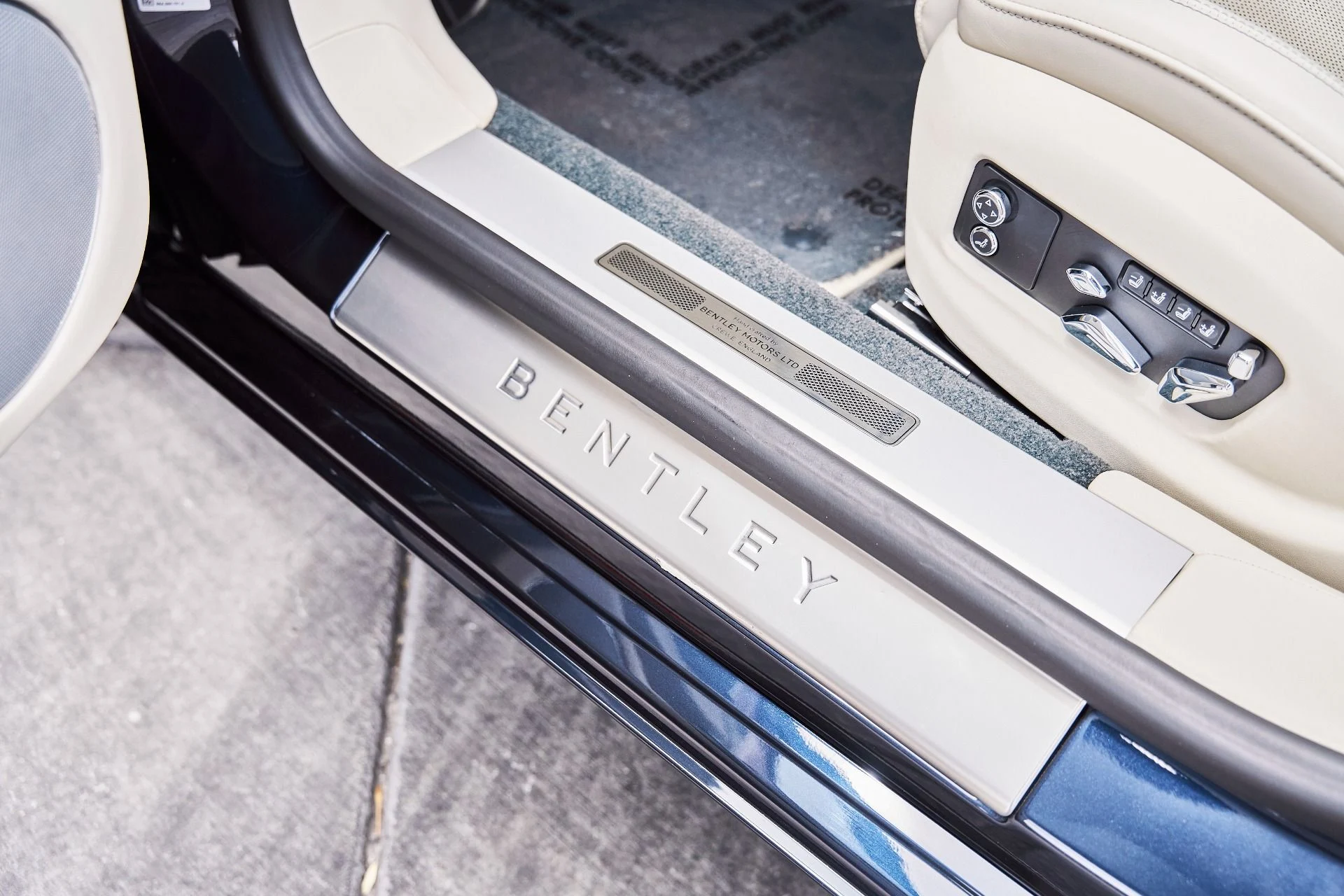 mph033_3728639802_Used_2021_Bentley_Flying_Spur_V8_1779867090_81539f70b5