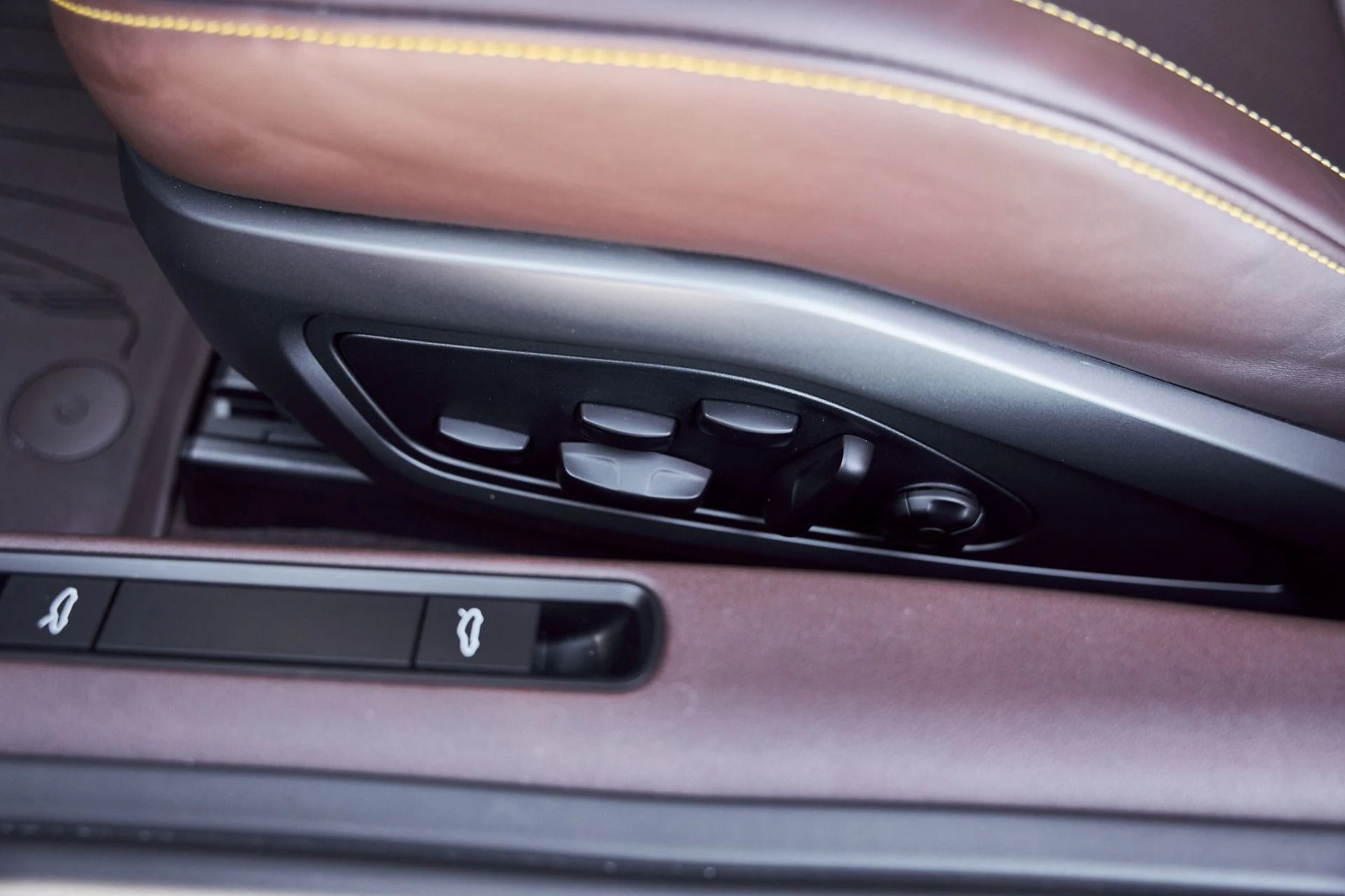 mph033_3744400378_Used_2021_Porsche_911_Turbo_S_1768616643_f58d538bc0