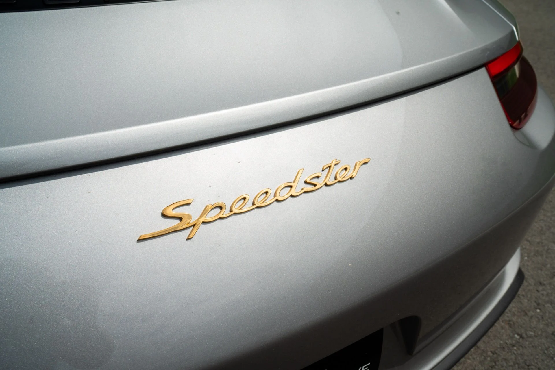 mph033_3747657427_Used_2019_Porsche_911_Speedster_1781559731_56404e05d5