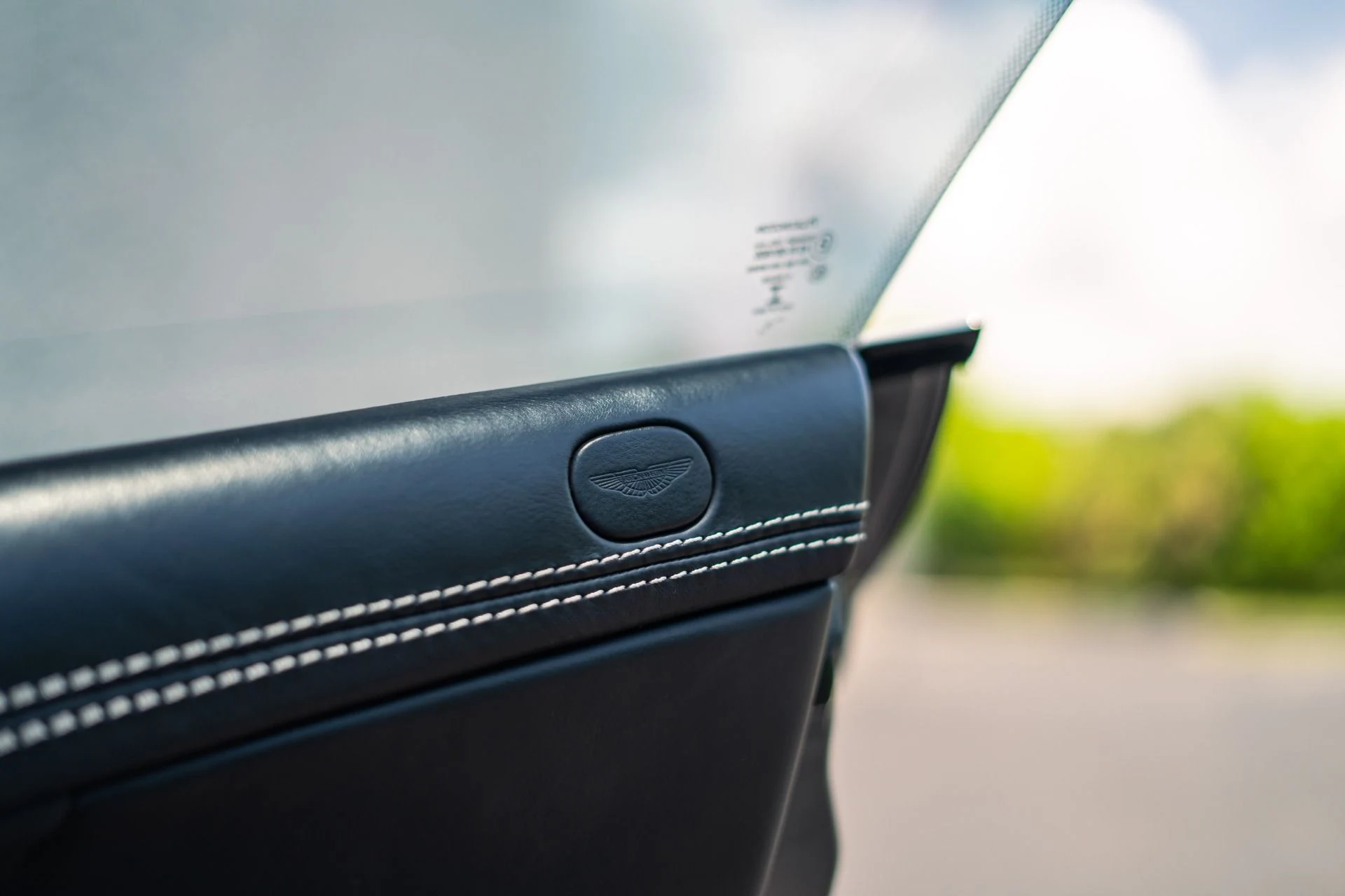 mph033_37483024_Used_2014_Aston_Martin_Vanquish_Carbon_Exterior_Package_1782856406_7912b000c4