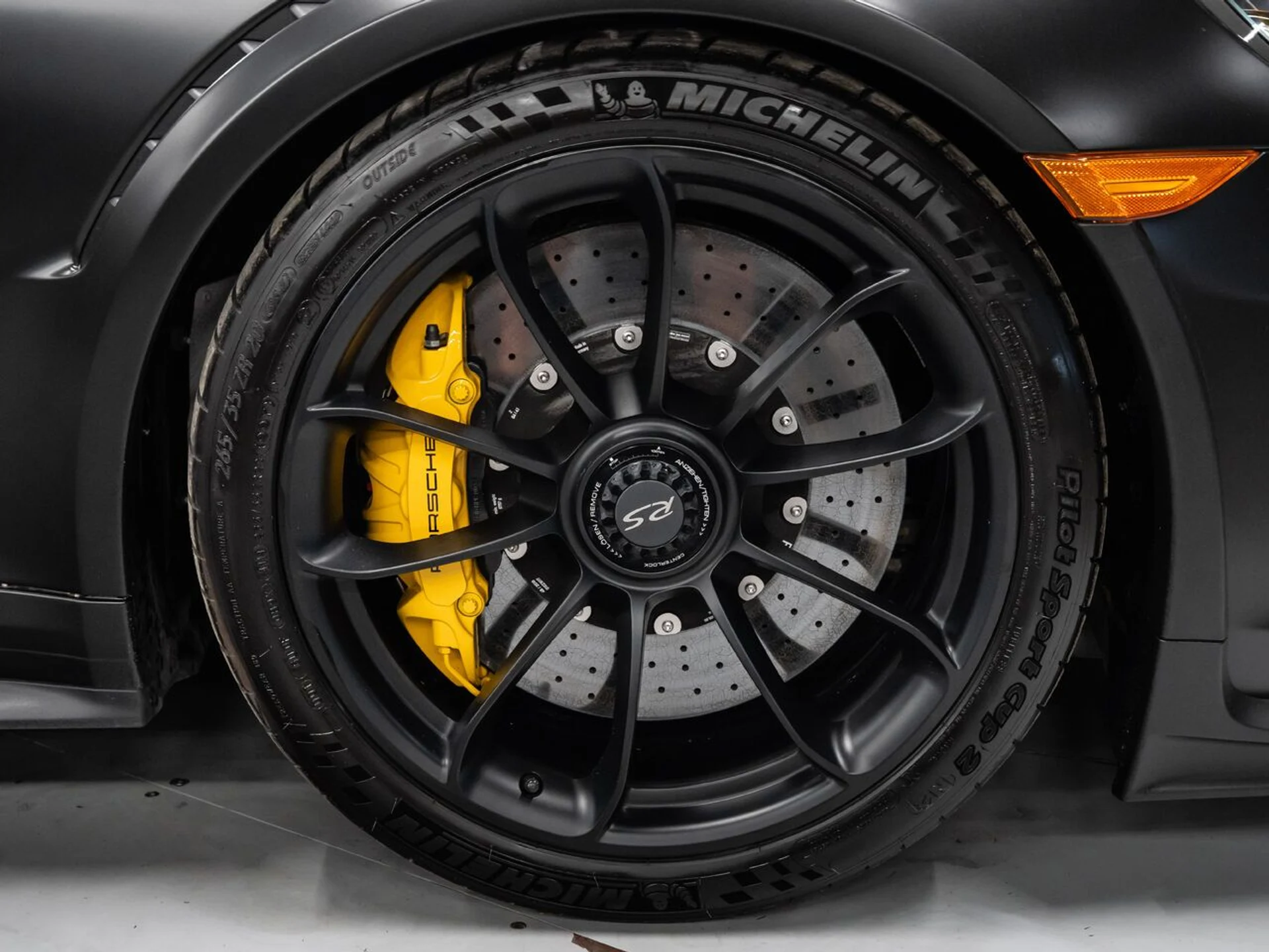 mph033_374895091_porsche_911_2019_09ef592748