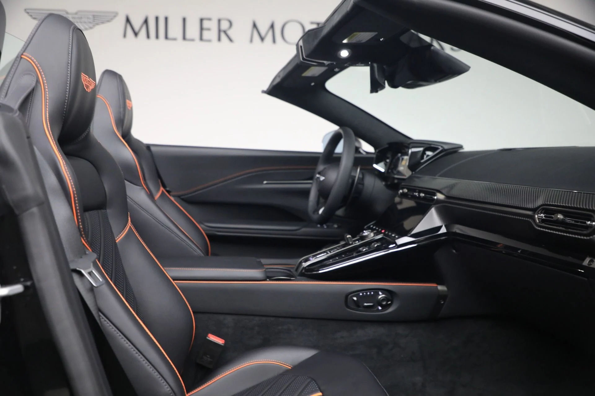 mph033_3751839616_New_2026_Aston_Martin_Vantage_S_Roadster_1790281816_b541e7f826