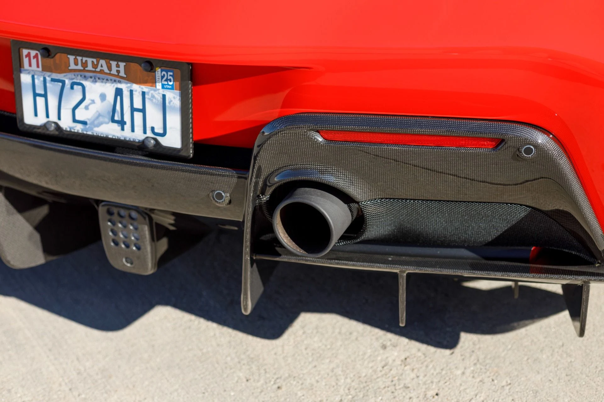 mph033_3762144200_Used_2020_Ferrari_488_Pista_1765914948_d831bf9612