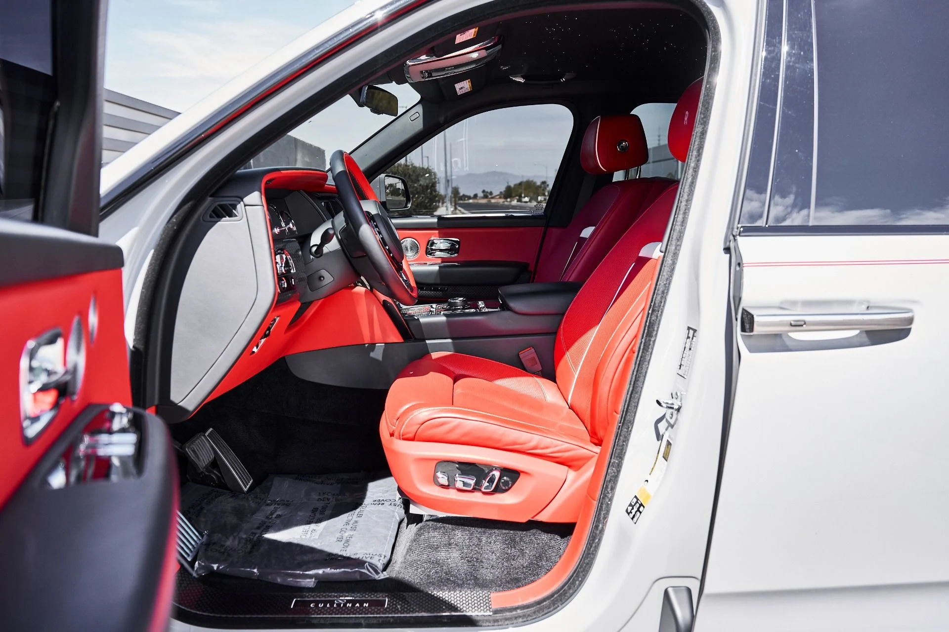 mph033_3764739927_Used_2024_Rolls_Royce_Cullinan_Black_Badge_1775870991_9959dfba36