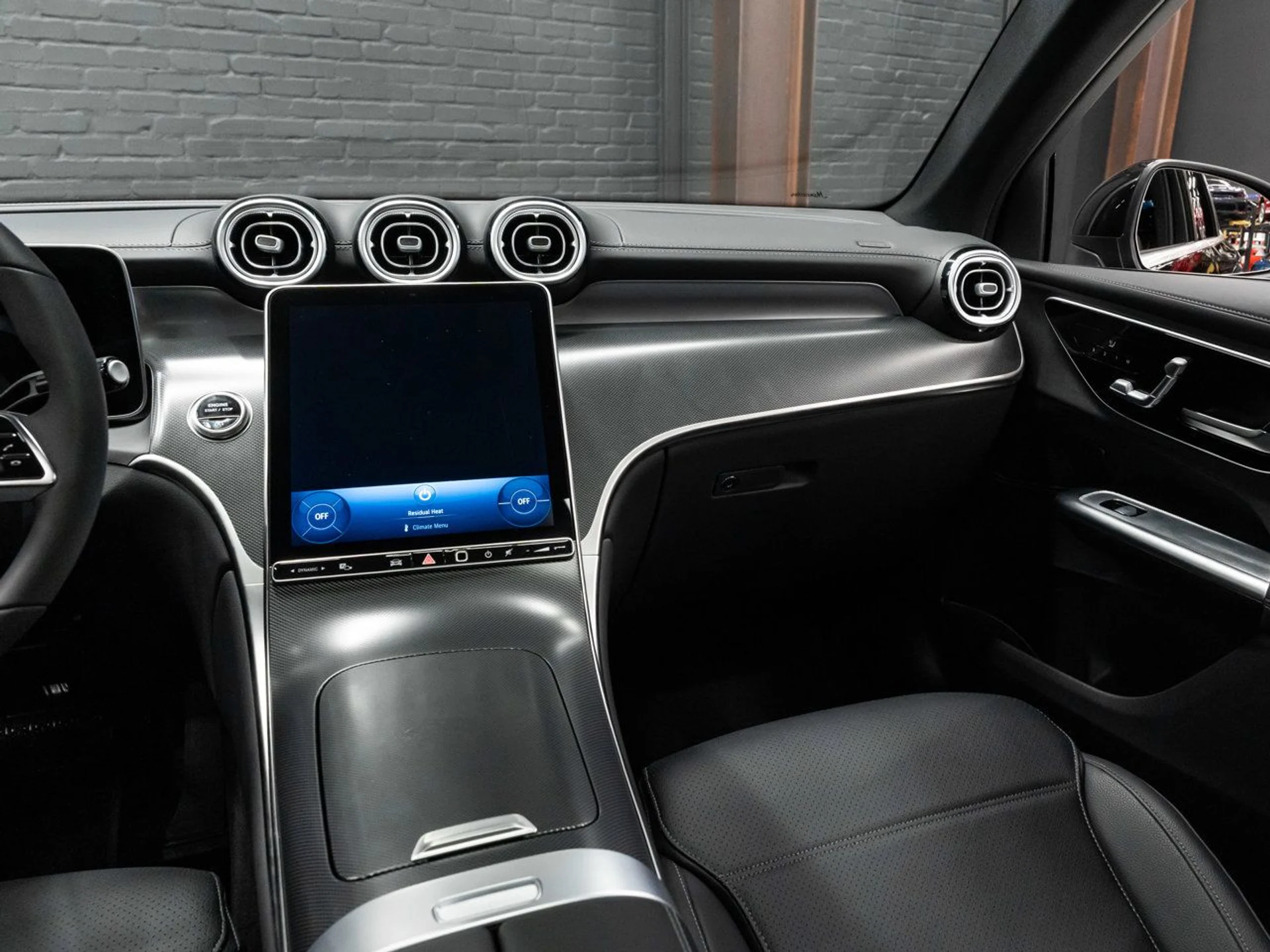 mph033_3770130255_mercedes_benz_glc_2025_7c5be3de0b