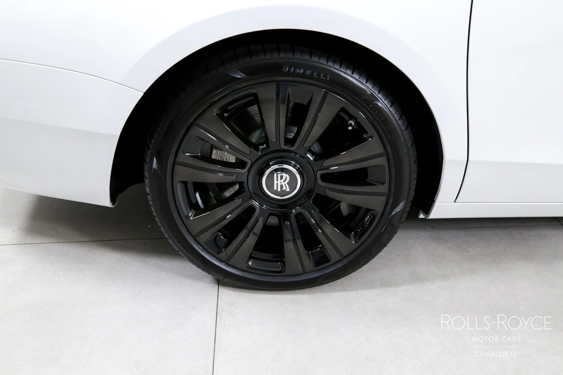 mph033_377086806_Used_2024_Rolls_Royce_Ghost_1723672329_51b2a14142