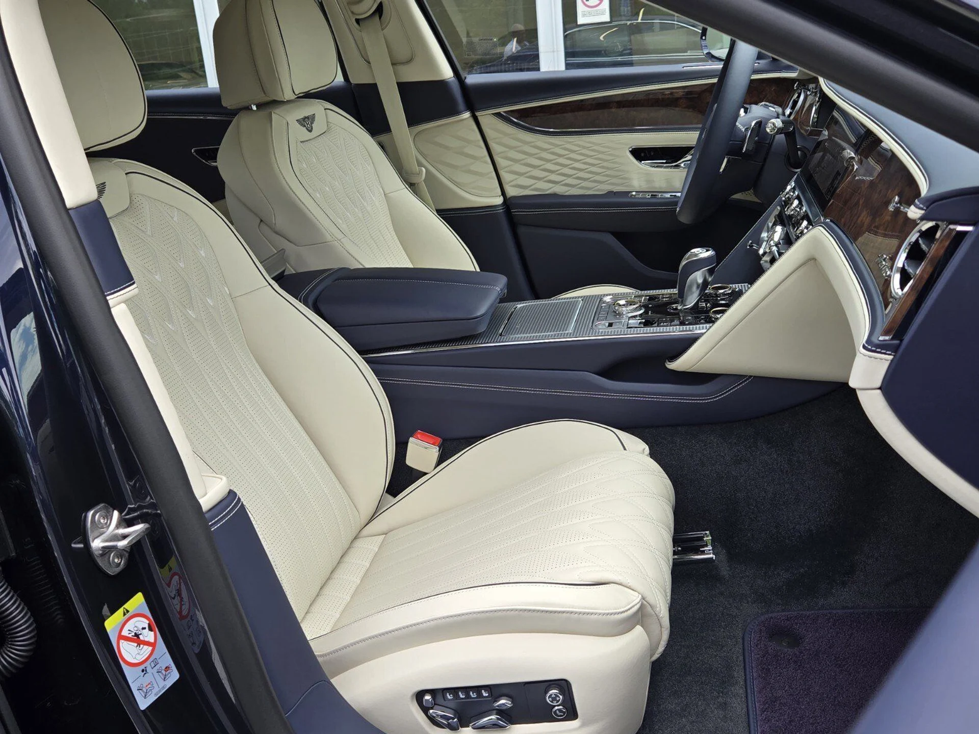 mph033_3787325171_5703d4d817285f2066c63db3583dea72x_6472a45ba7