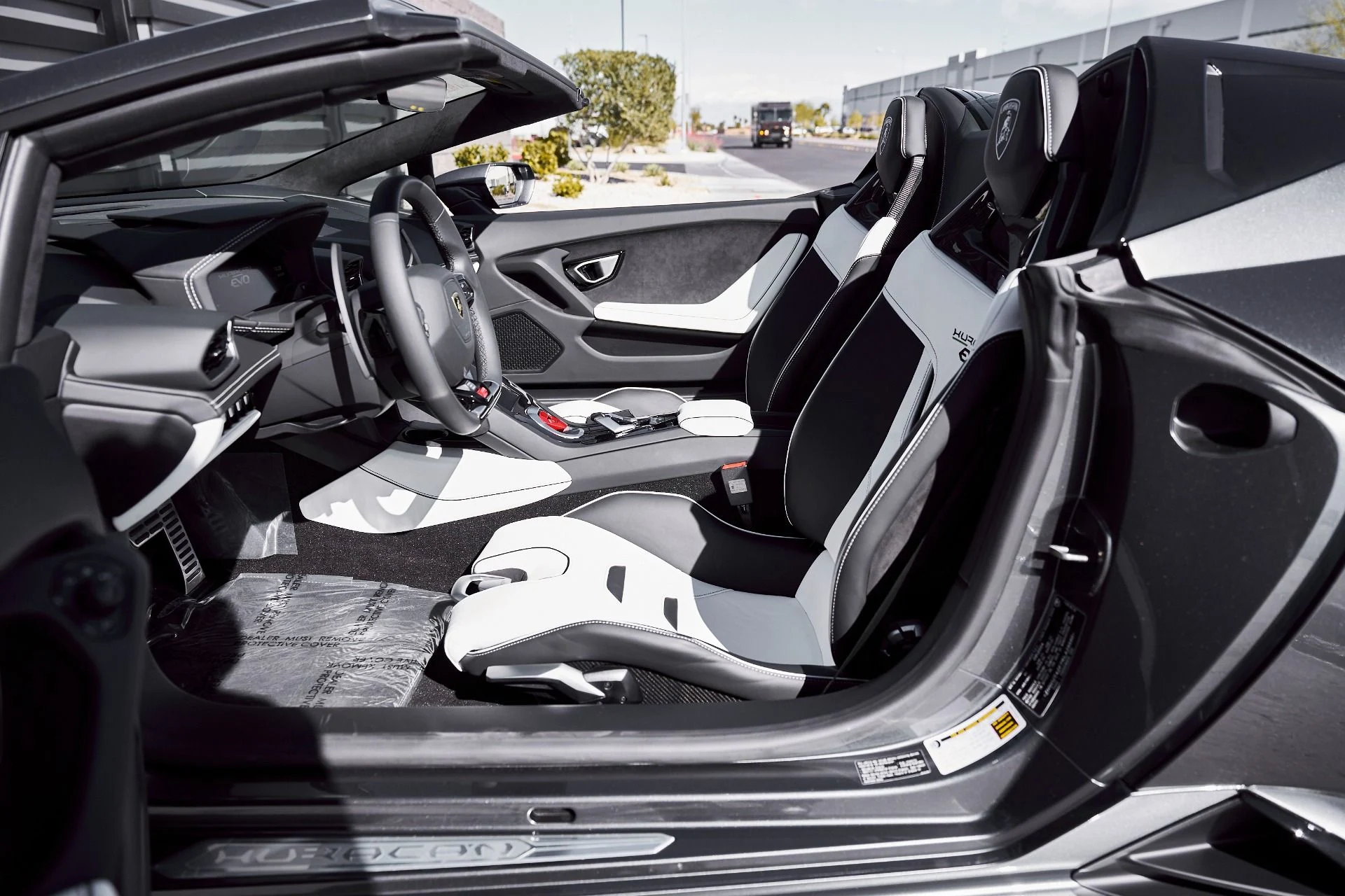 mph033_3787906188_Used_2024_Lamborghini_Huracan_EVO_Base_1771466894_e3d0fae7f7