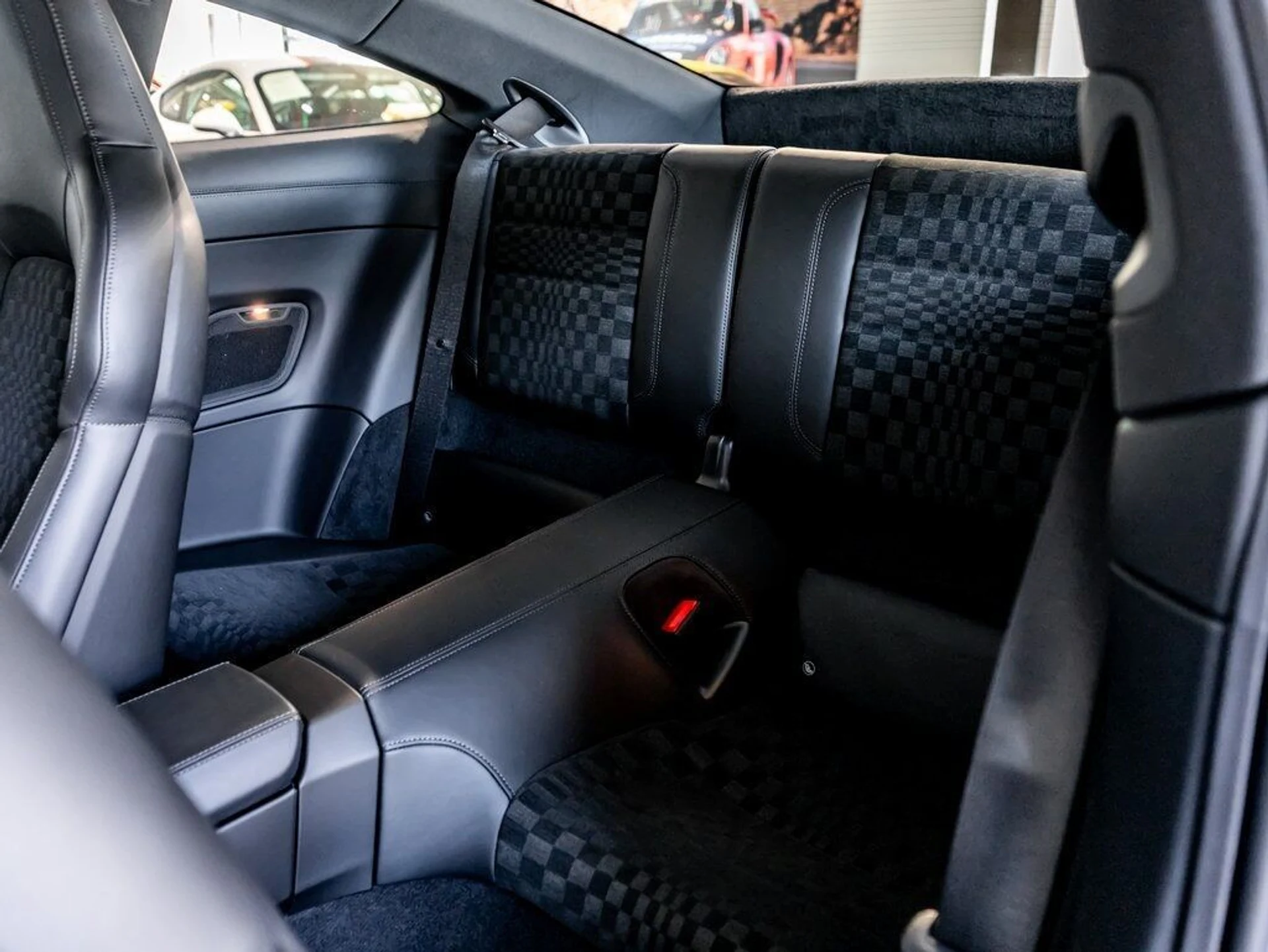 mph033_3792052285_46452bb3efa51dc80b13e1eacbc665ee_c03f8fad6c