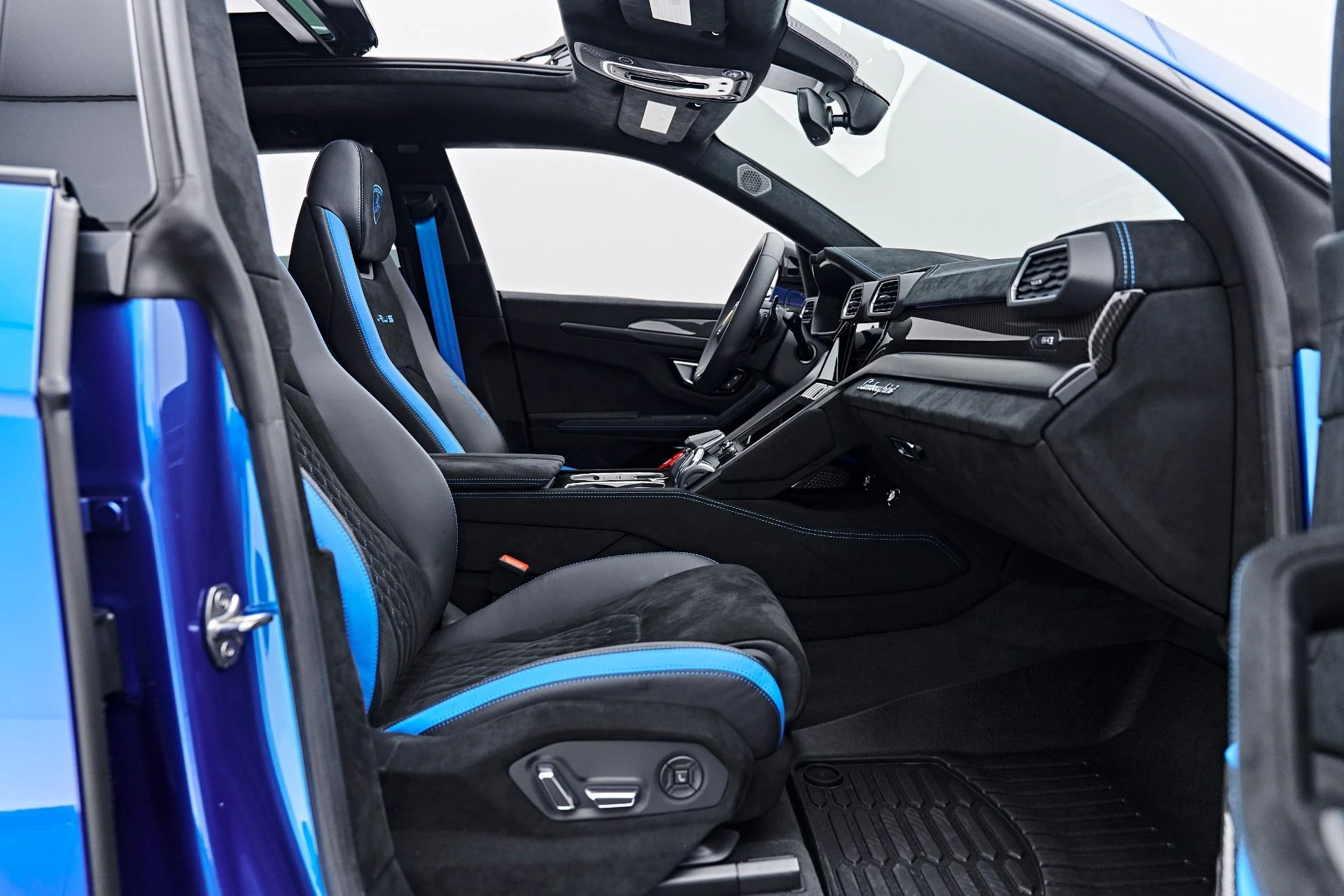 mph033_3795408162_Used_2023_Lamborghini_Urus_Performante_1790208847_3c4e53ec18