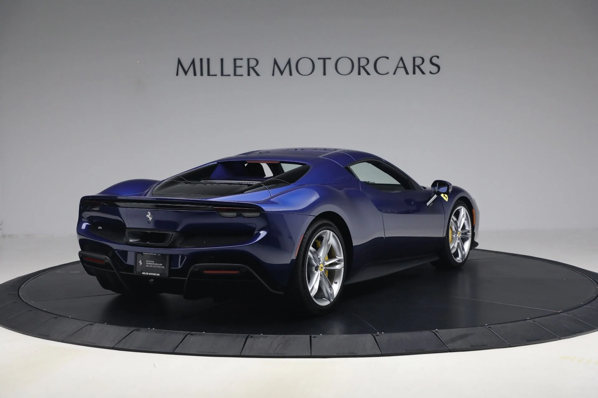 mph033_3801381290_Used_2024_Ferrari_296_GTS_1791999464_f085691309