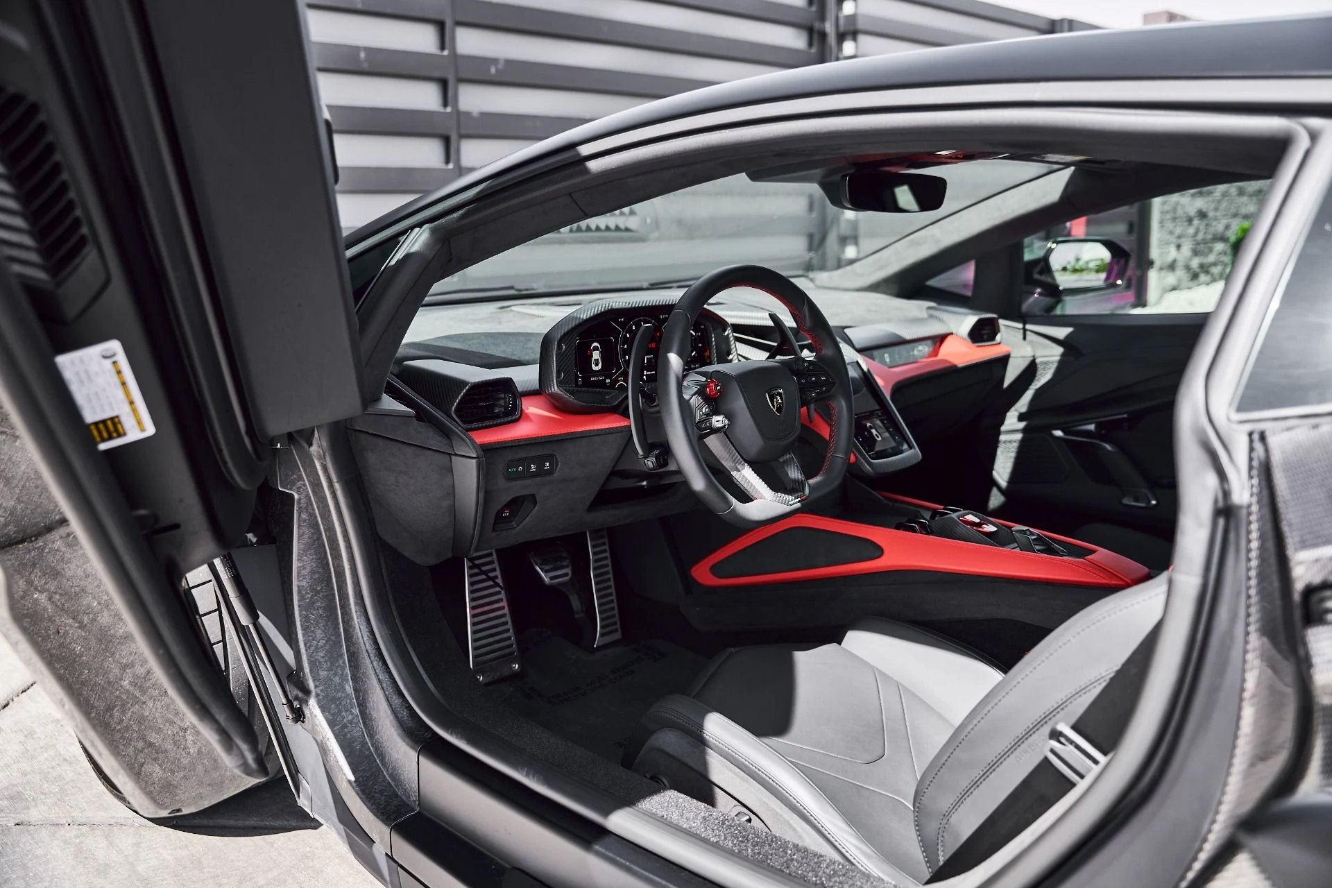 mph033_380747977_Used_2025_Lamborghini_Revuelto_Base_1774300537_295d50814a