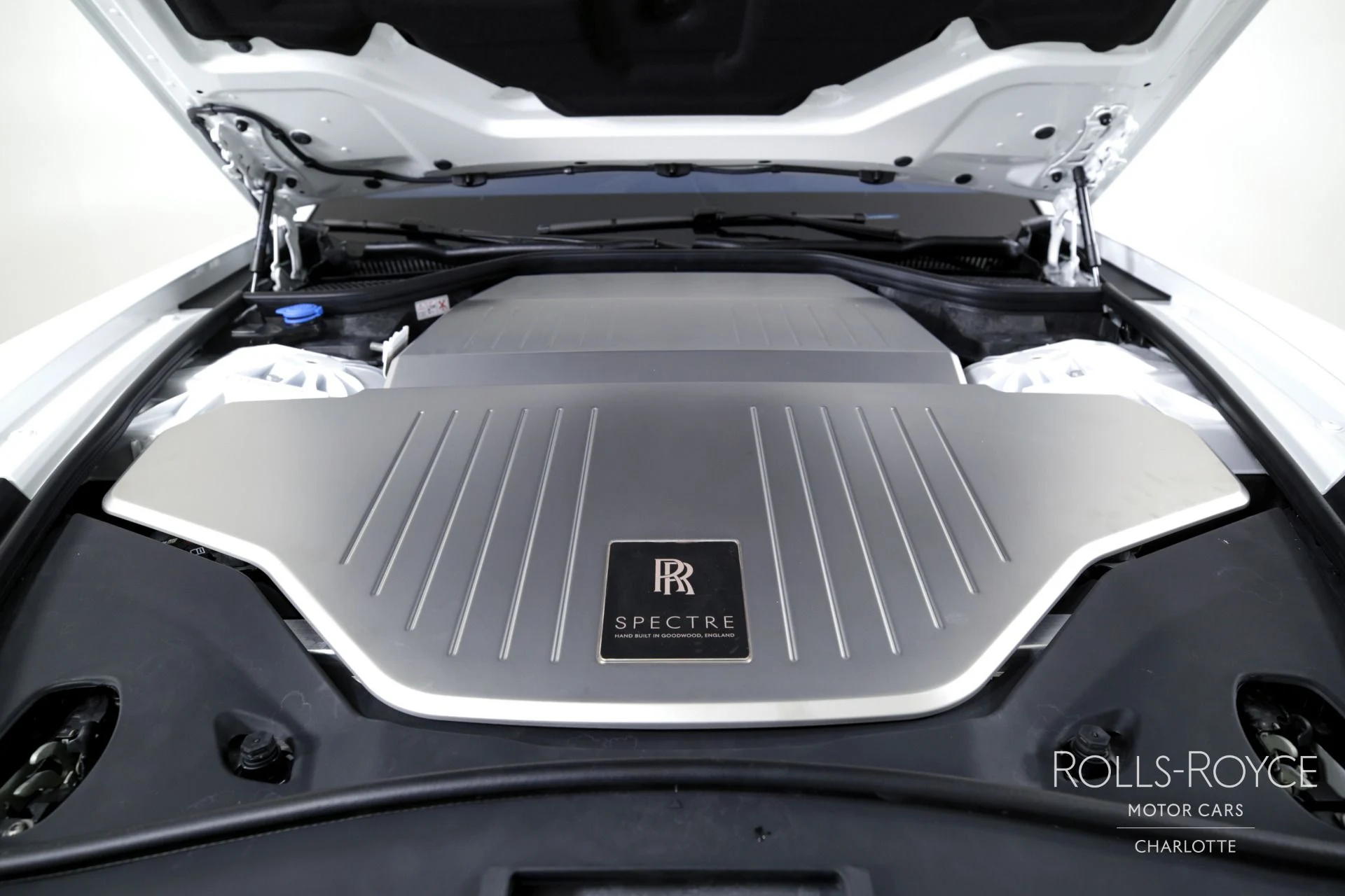 mph033_3822147193_Used_2024_Rolls_Royce_Spectre_1711139592_b99fa82001