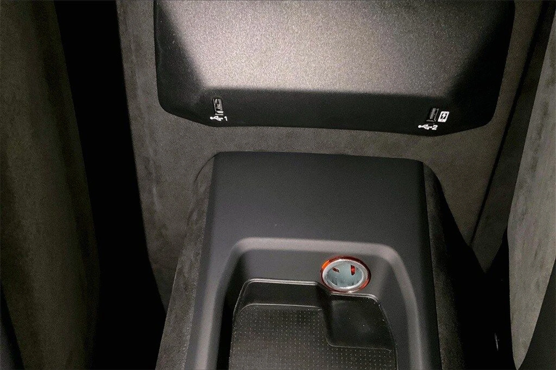 mph033_3830140768_def5388f3a4adde046b8b9767dac580fx_37064733a6