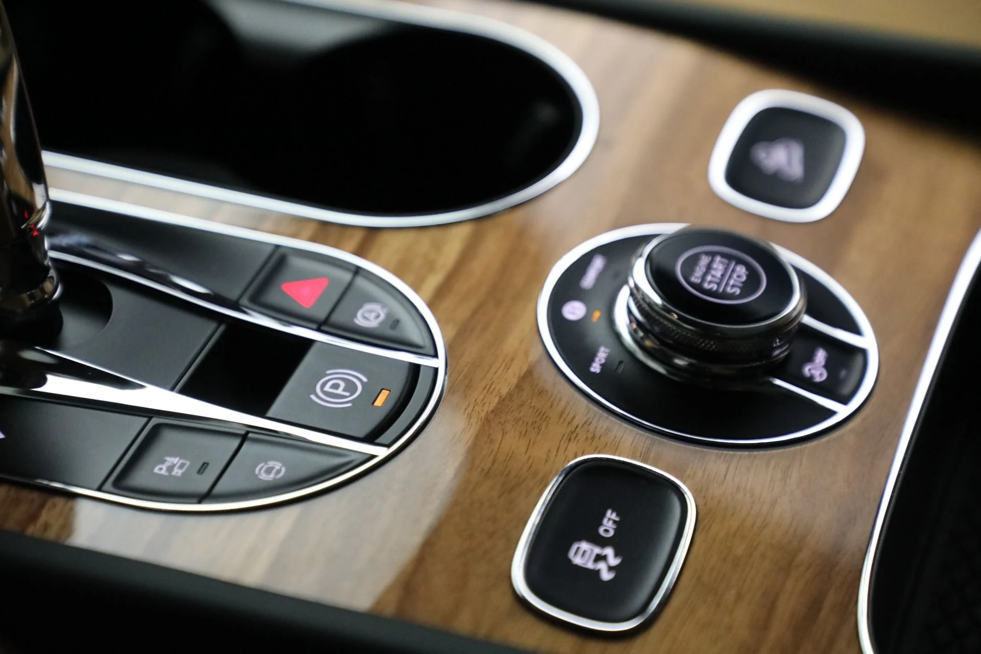 mph033_3847265227_New_2025_Bentley_Bentayga_V8_687f4e2e01