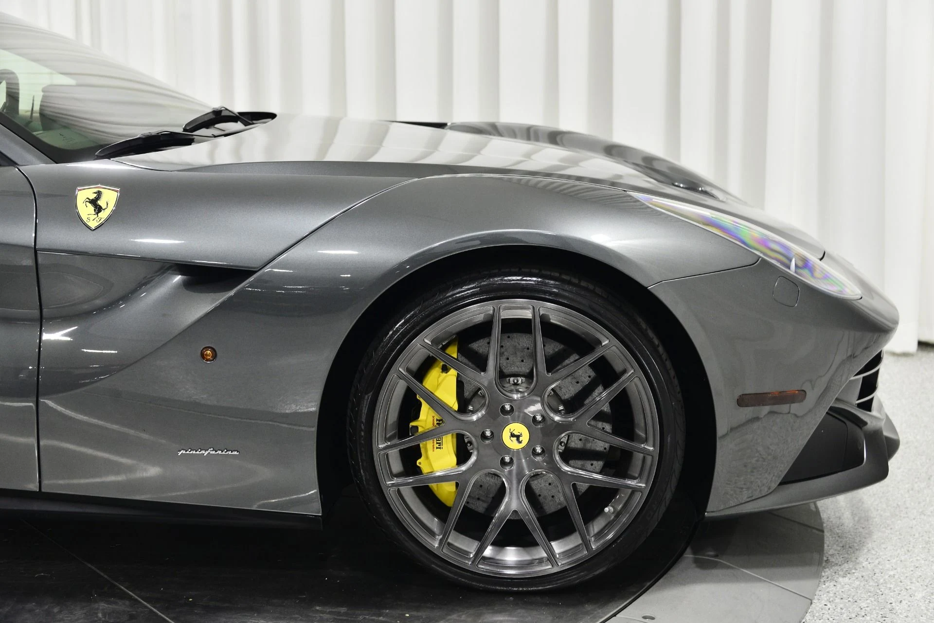 mph033_3871586318_Used_2015_Ferrari_F12berlinetta_1756410303_5a9d5cf193