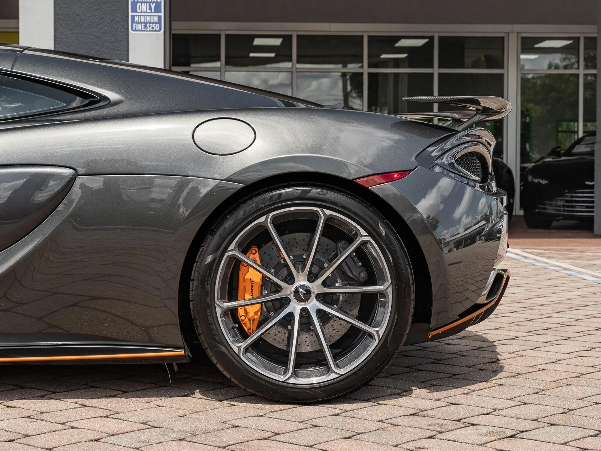 mph033_3875151453_Used_2019_Mc_Laren_570_GT_Coupe_1785532152_03e40b7d73
