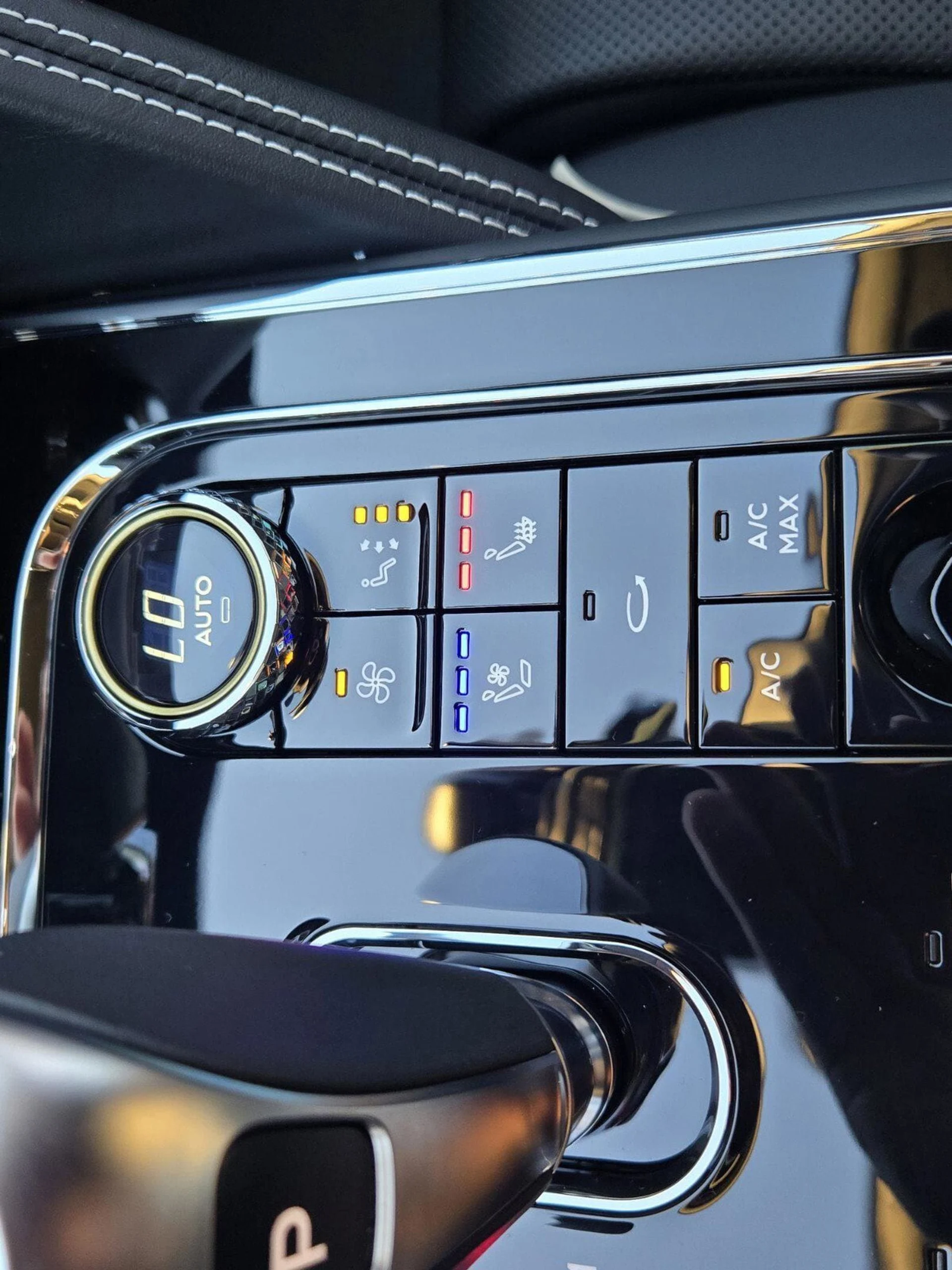 mph033_3876521594_6c7d75f1c22394f88f3d7fa573ba8a6cx_344fc8f516