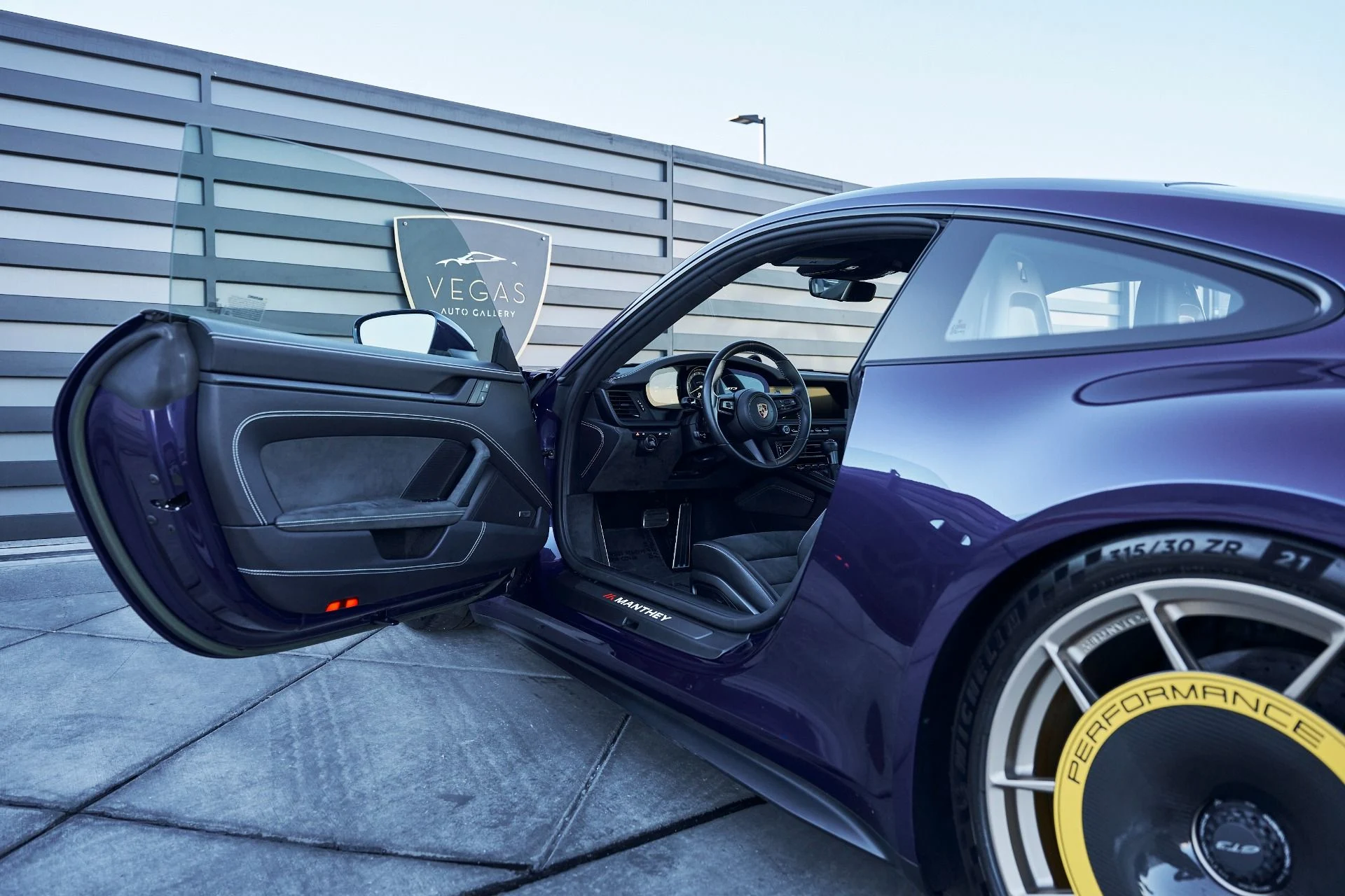 mph033_3878657781_Used_2023_Porsche_911_GT_3_1770166927_052645132d