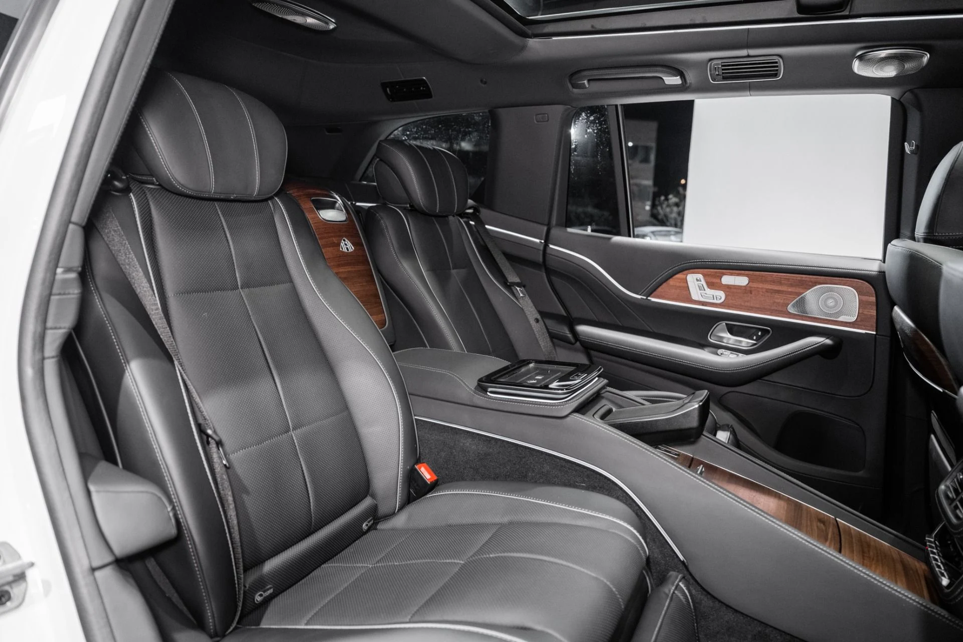 mph033_389530670_Used_2023_Mercedes_Benz_GLS_Maybach_GLS_600_1762355740_5fe8bfe7a0