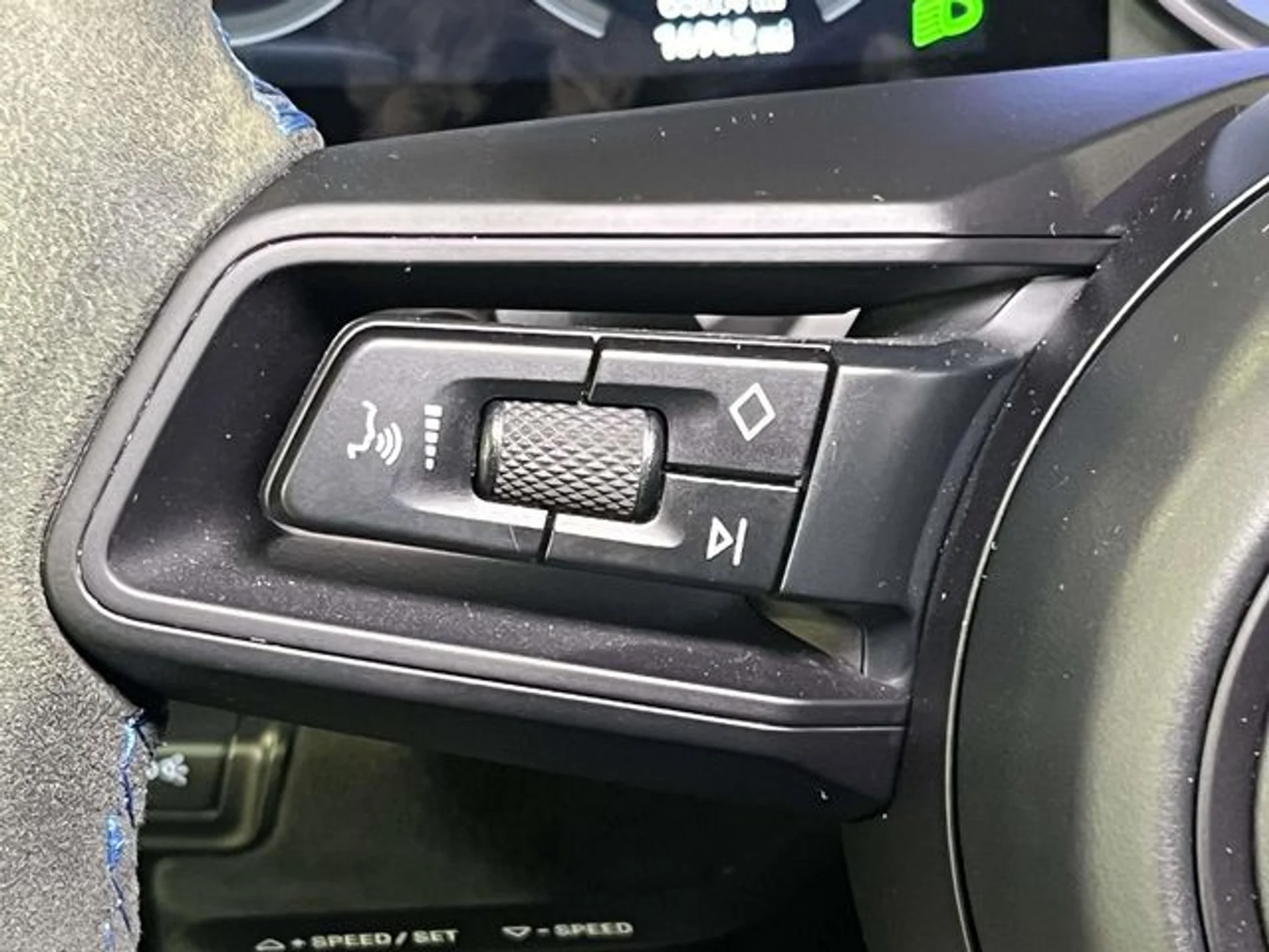 mph033_3895687302_ee120817e002acb6c32efb49fdfbabf6x_9eedd2ff7e