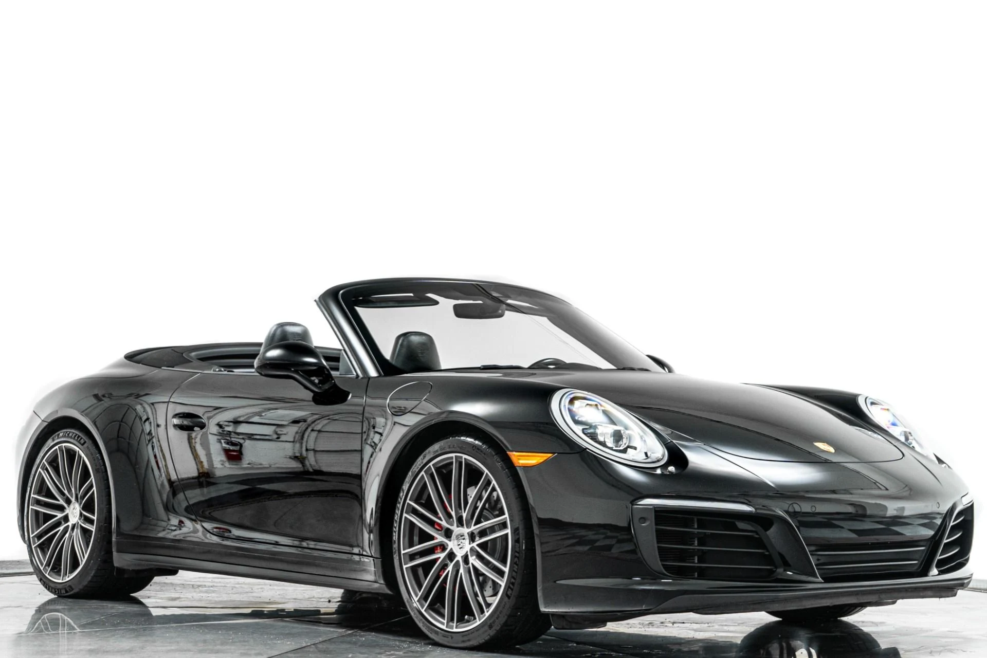 mph033_3896492304_Used_2017_Porsche_911_Carrera_4_S_Cabriolet_1788469959_074eb01a1e