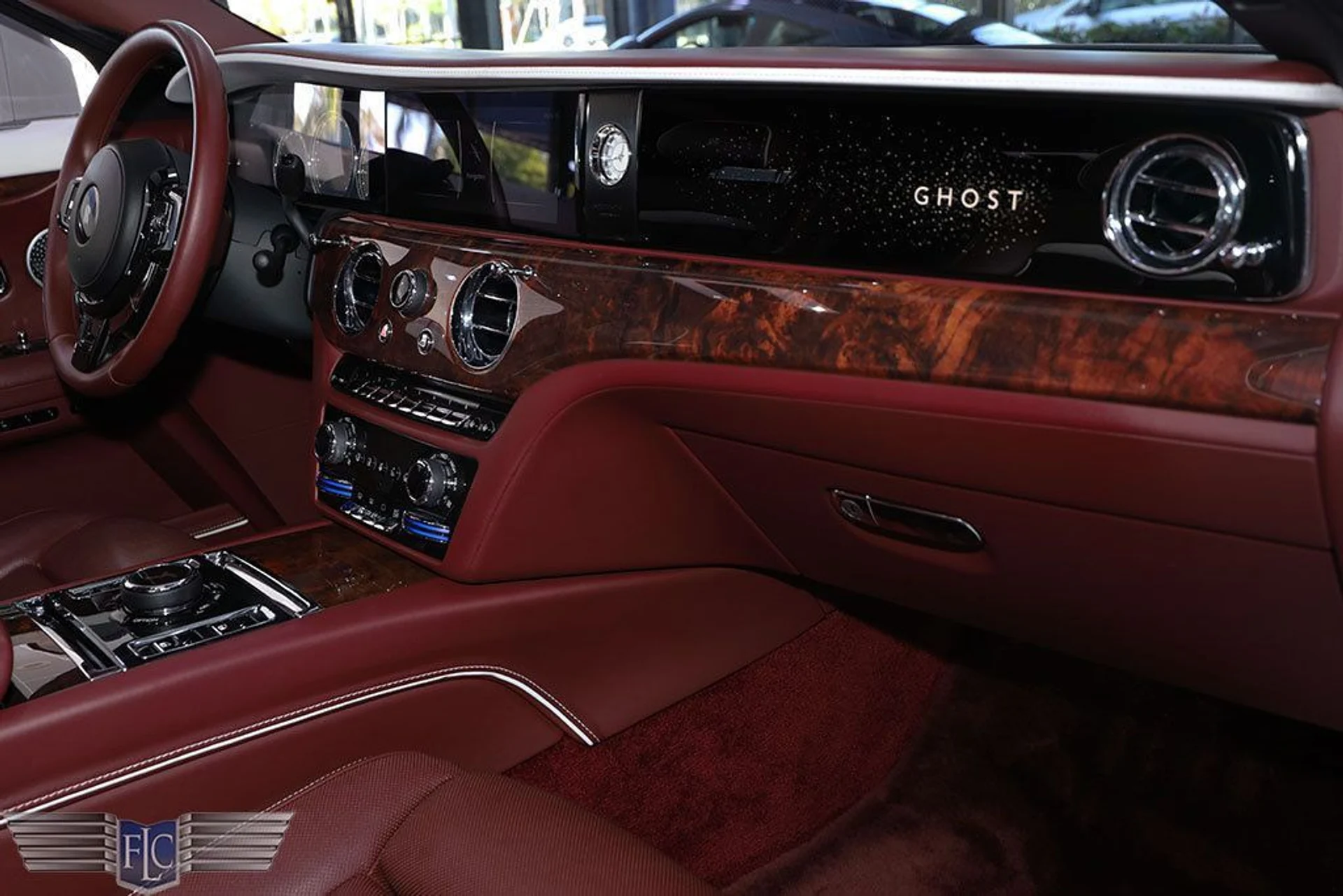 mph033_39095501_used_2021_rolls_royce_ghost_sedan_6305_22950385_34_1024_2e3a9388e9