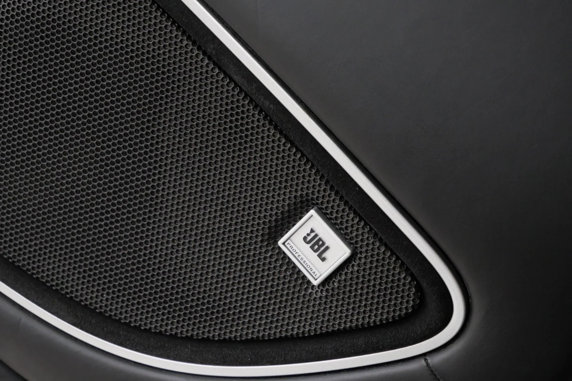 mph033_390973147_Used_2015_Ferrari_F12berlinetta_Extensive_Interior_Carbon_Fiber_Diamond_Stitching_1790872038_44946e0e14