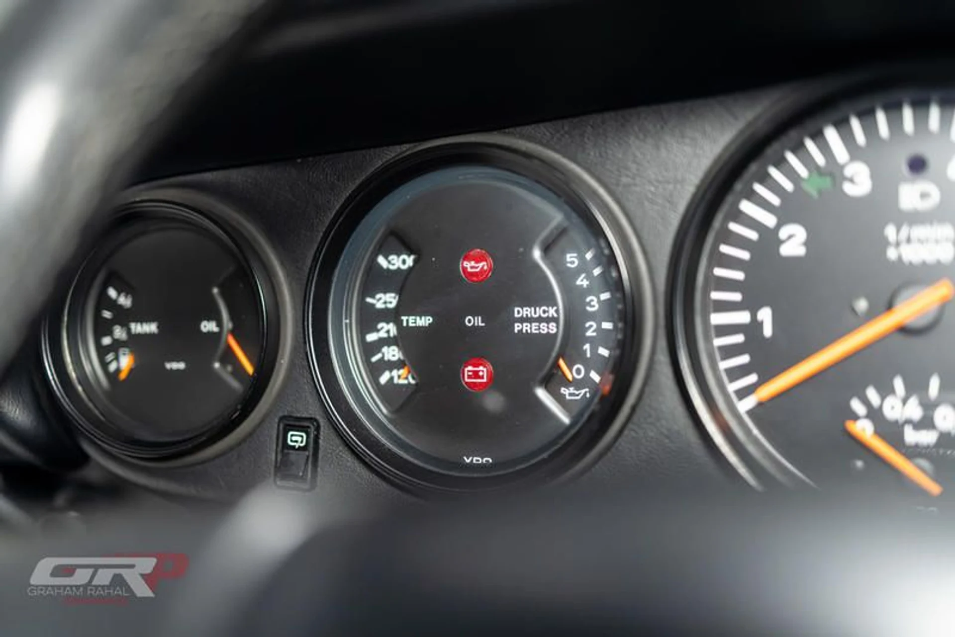 mph033_3910527048_F8735706_42_A8_45_C2_916_C_E31_B45_C4_D9_BC_b3f245622d