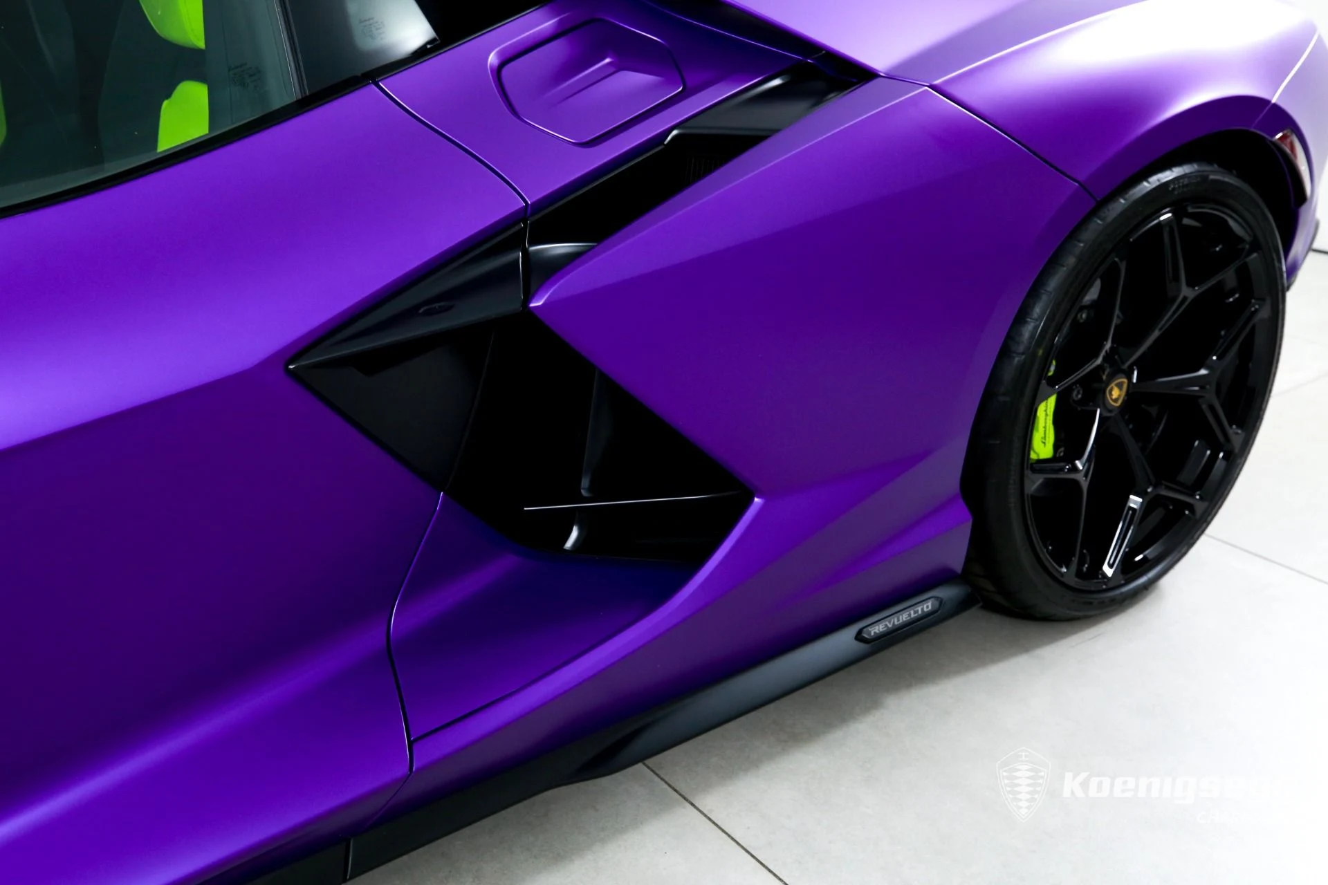 mph033_3914740428_Used_2025_Lamborghini_Revuelto_1783439310_6062e1192a