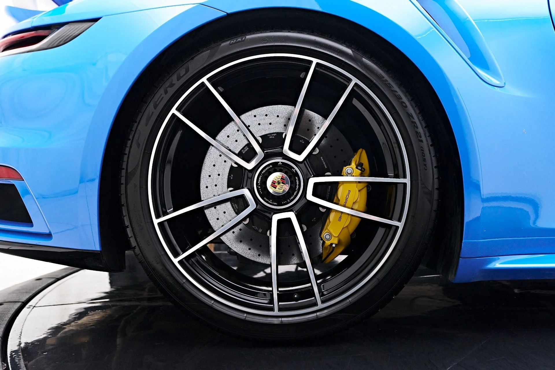 mph033_3923981231_Used_2023_Porsche_911_Turbo_S_1755219386_4776d68dd6