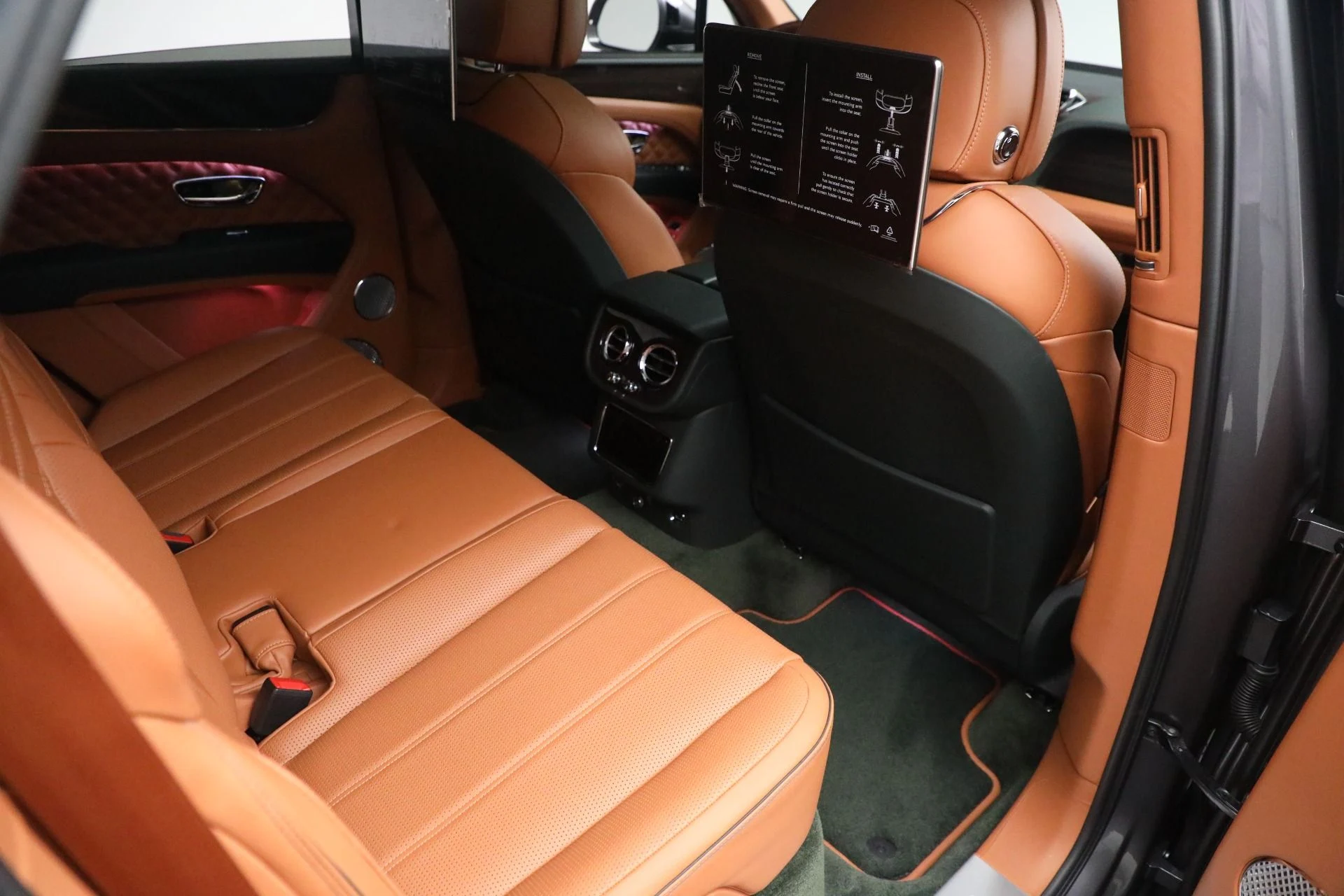 mph033_3928479025_Used_2023_Bentley_Bentayga_Azure_Hybrid_1721850994_f423b61f23