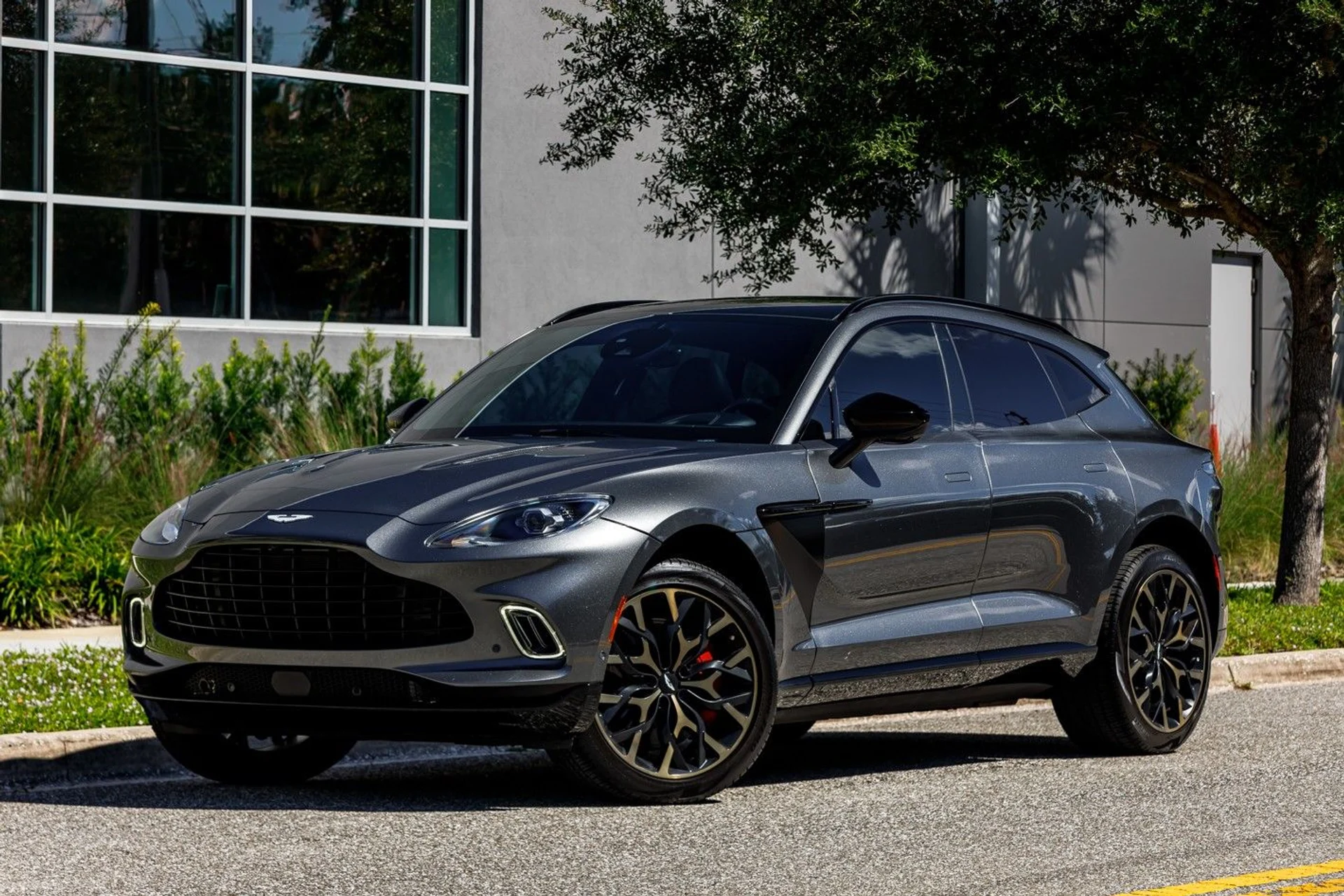 mph033_393242189_Used_2021_Aston_Martin_DBX_a02a2bf72a