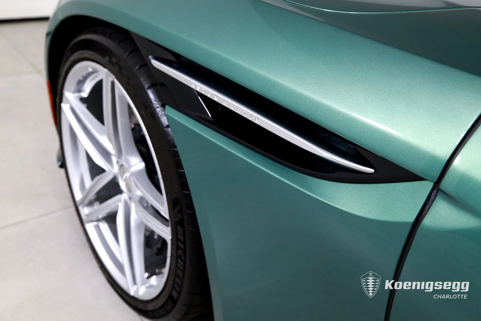 mph033_3933652000_Used_2024_Aston_Martin_DB_12_V8_1760989589_077f8ec780