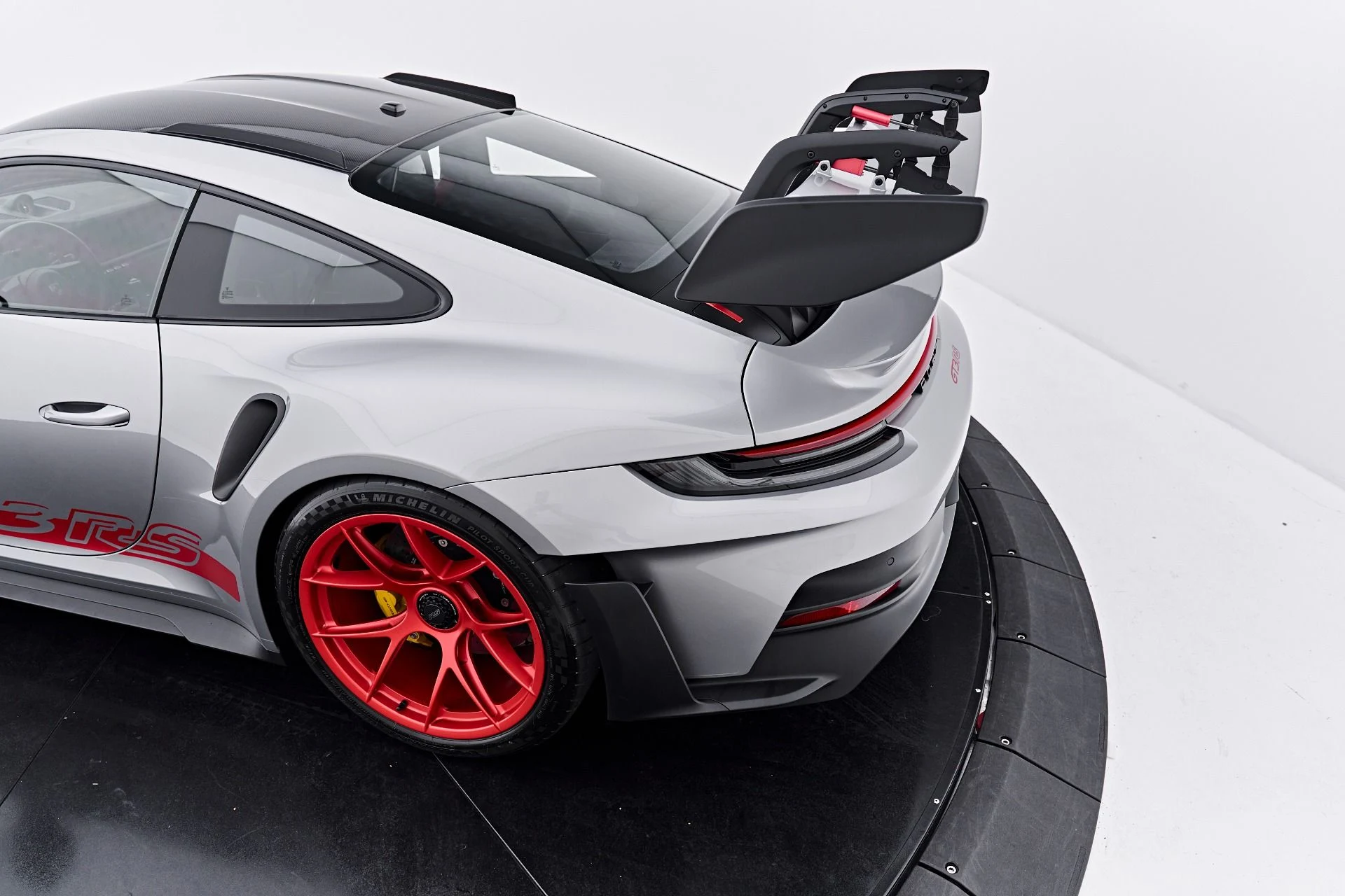 mph033_3953480285_Used_2025_Porsche_911_GT_3_RS_1790467681_8814fd4a91