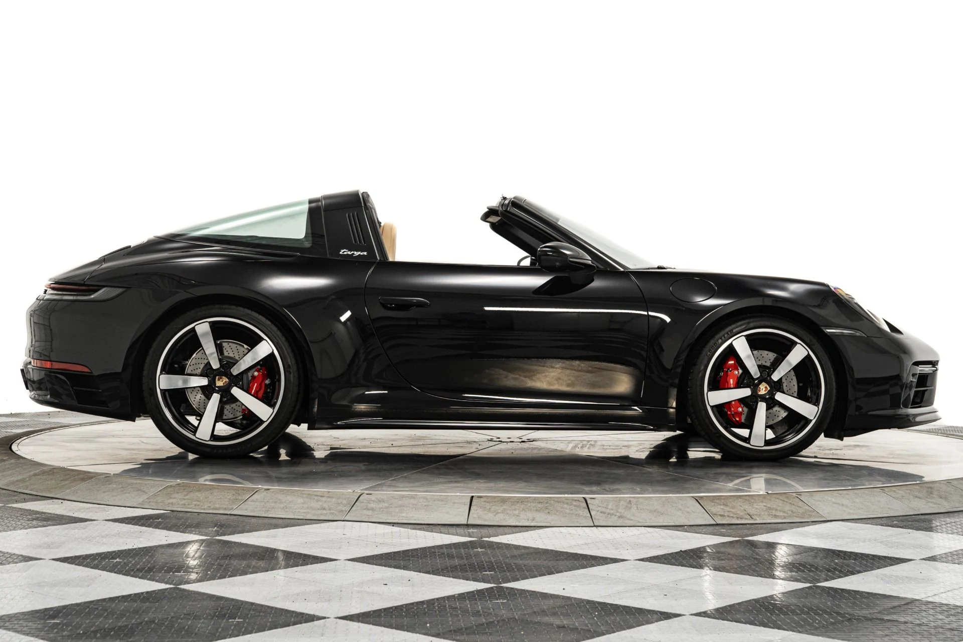 mph033_3957805073_Used_2024_Porsche_911_Targa_4_S_Low_Miles_Sport_Package_Premium_Package_1781229311_7e55574137