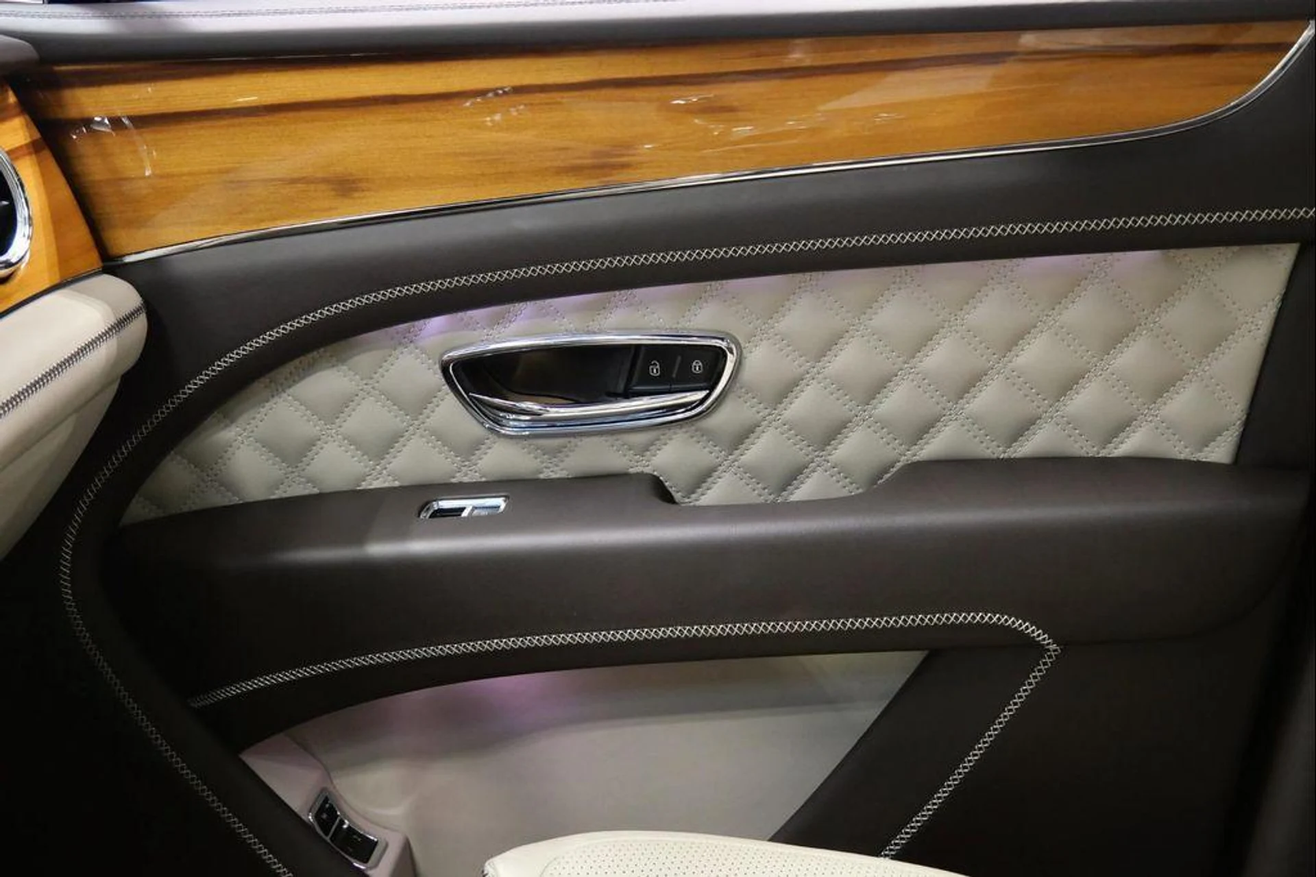 mph033_3957966996_Fa_K9_Sp1c_IKF_Vjywq_O_Oqg_Prm1c_Zg_79ba947371